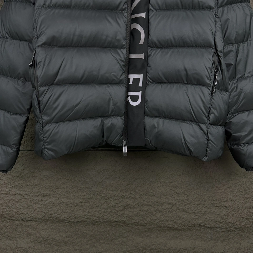 Reliable 1682 Moncler Down Feather Coat Long Sleeved For Unisex