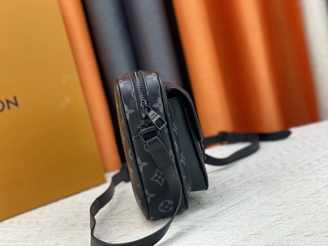 Reliable 1955 Louis Vuitton AAA Man Messenger Bags