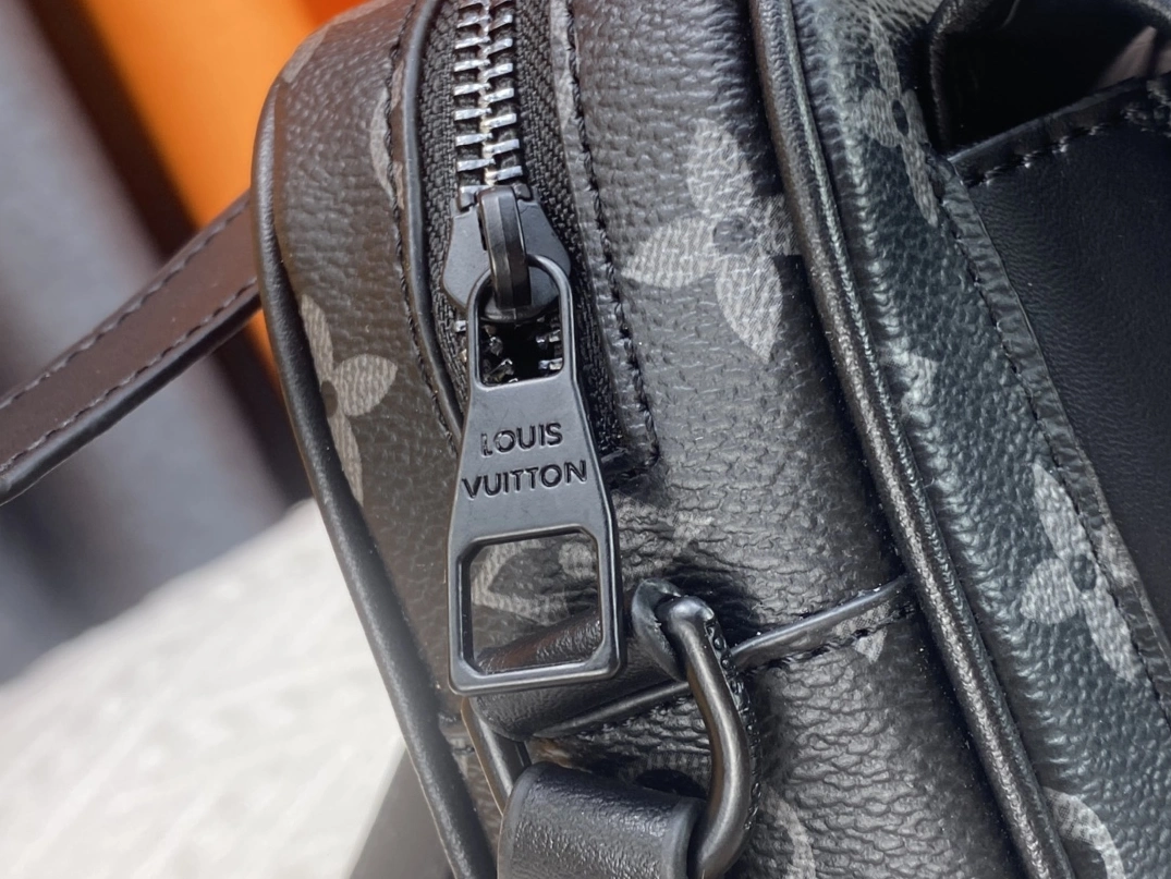 Reliable 1955 Louis Vuitton AAA Man Messenger Bags
