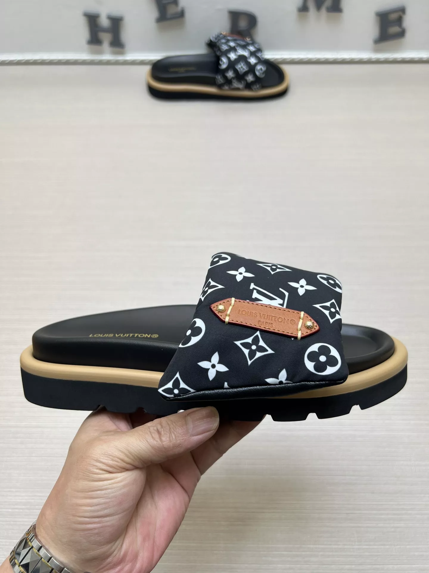 Reliable 2061 Louis Vuitton Slippers For Women
