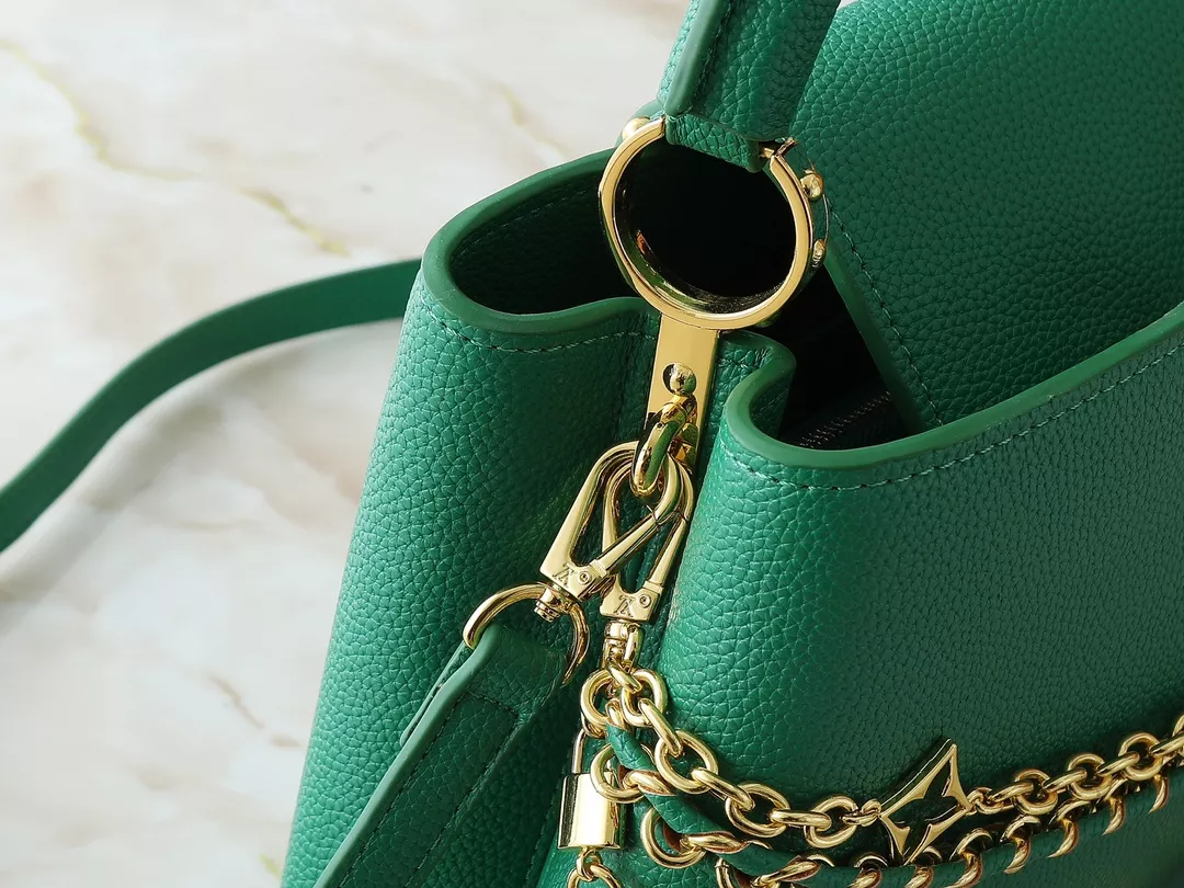 Reliable 2130 Louis Vuitton AAA Quality Messenger Bags For Women