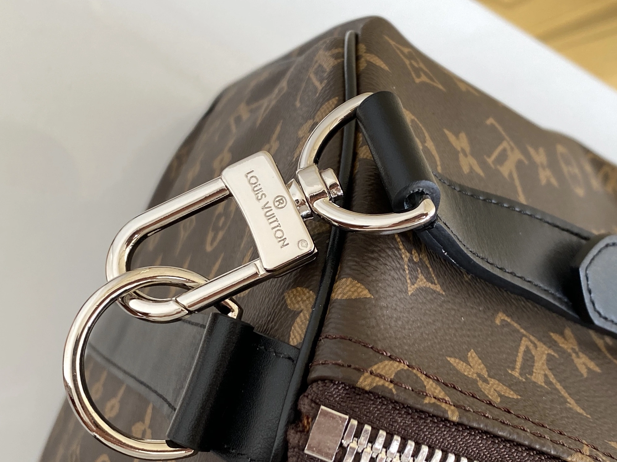 Reliable 2210 Louis Vuitton Travel Bags