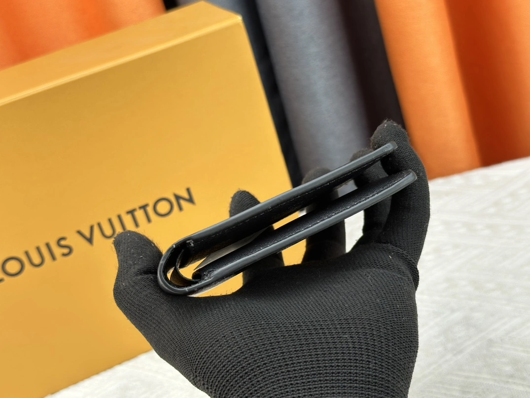 Reliable 2246 Louis Vuitton LV Wallets For Unisex