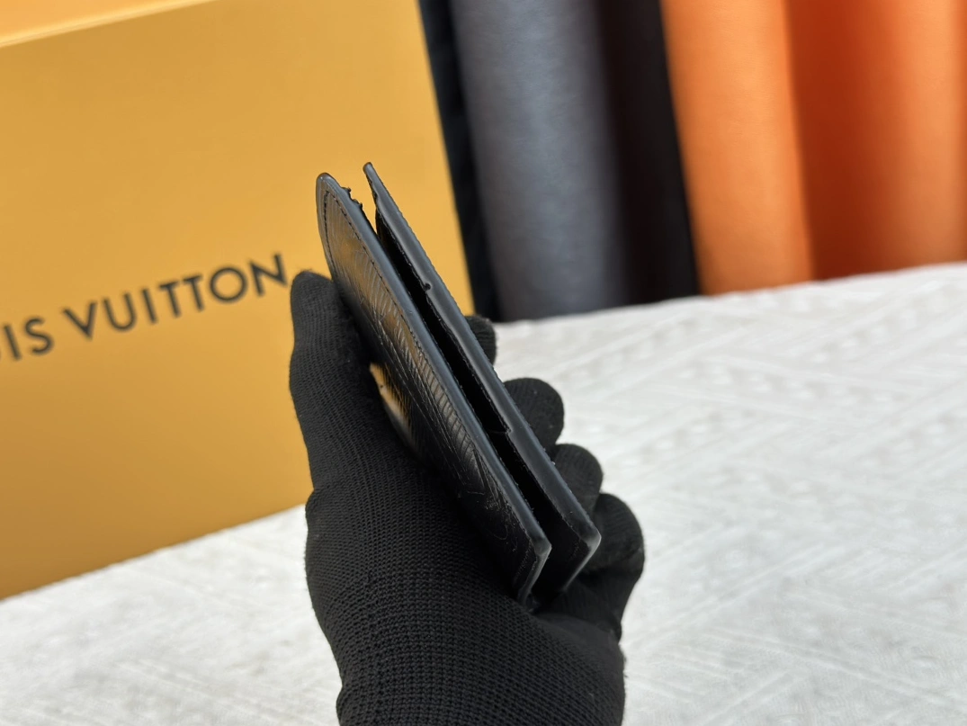 Reliable 2246 Louis Vuitton LV Wallets For Unisex