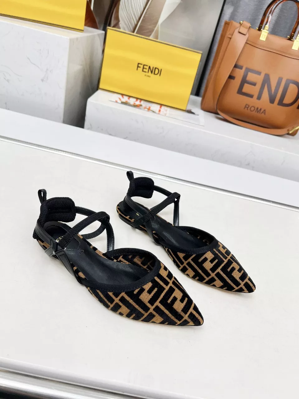 Reliable 2377 Fendi Sandal For Women