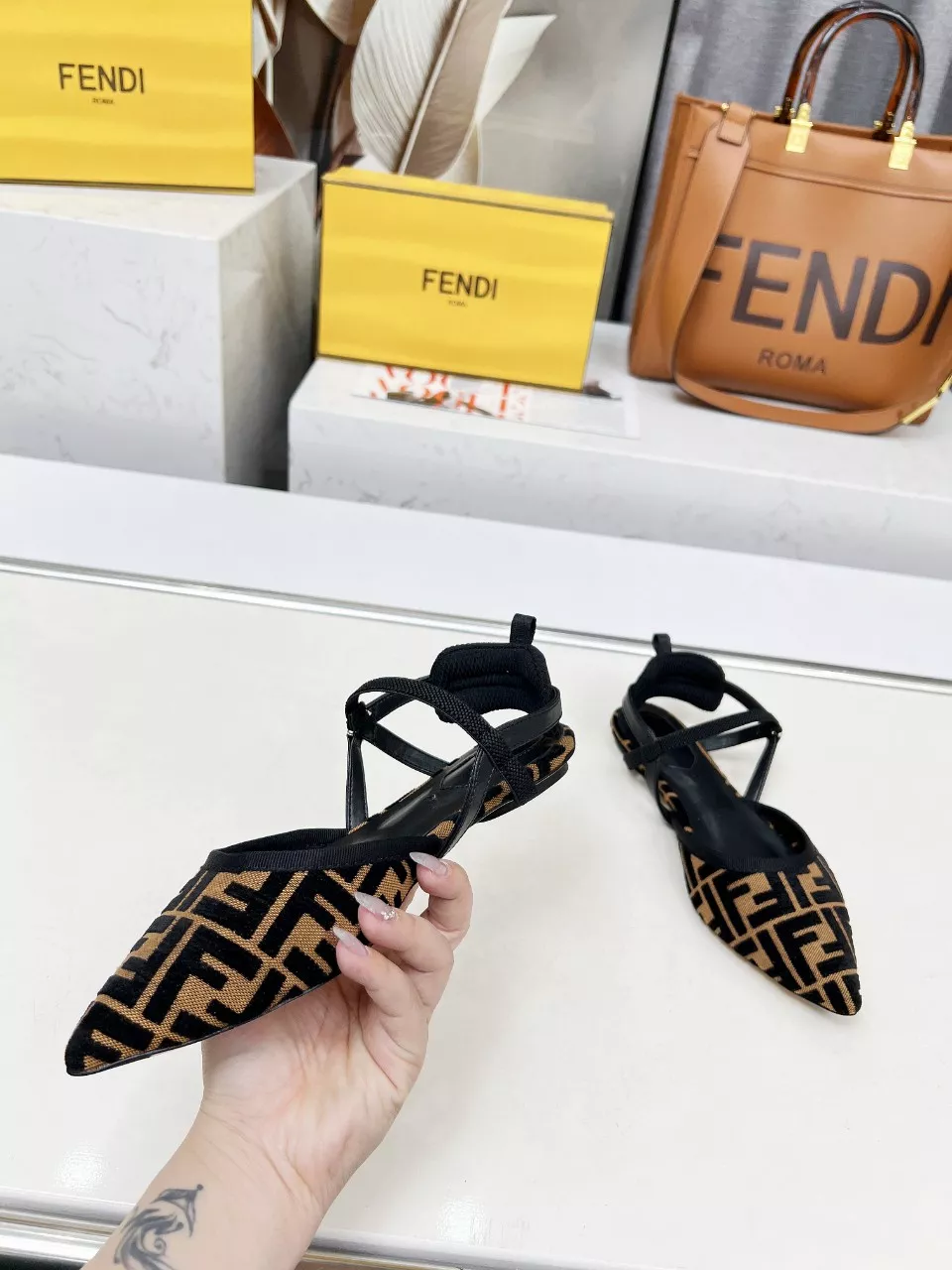 Reliable 2377 Fendi Sandal For Women