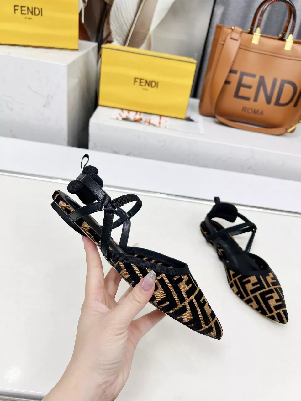 Reliable 2377 Fendi Sandal For Women
