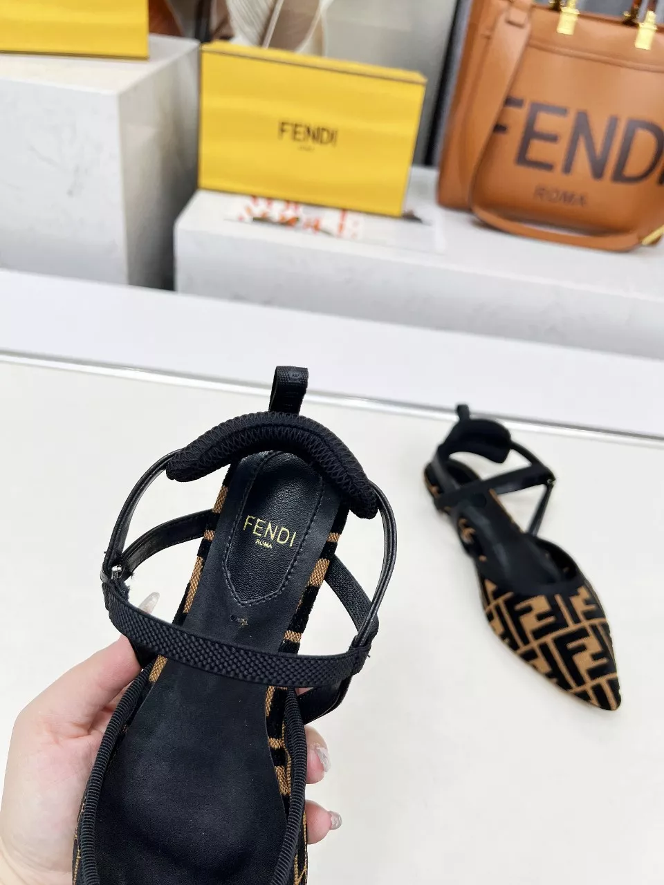 Reliable 2377 Fendi Sandal For Women