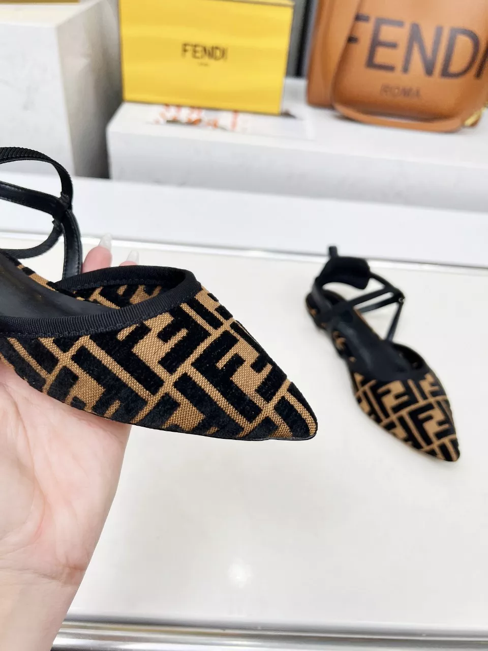 Reliable 2377 Fendi Sandal For Women
