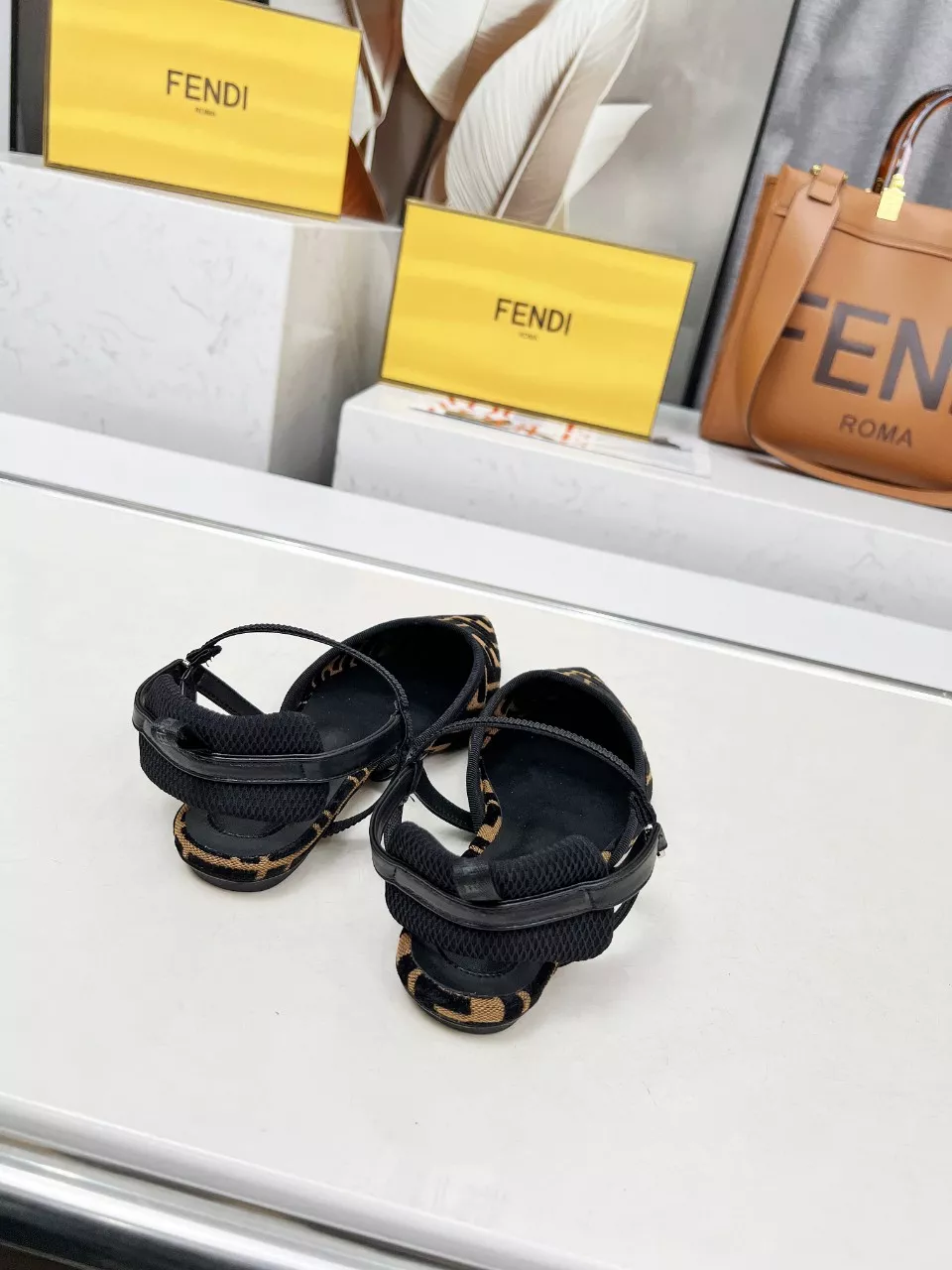 Reliable 2377 Fendi Sandal For Women