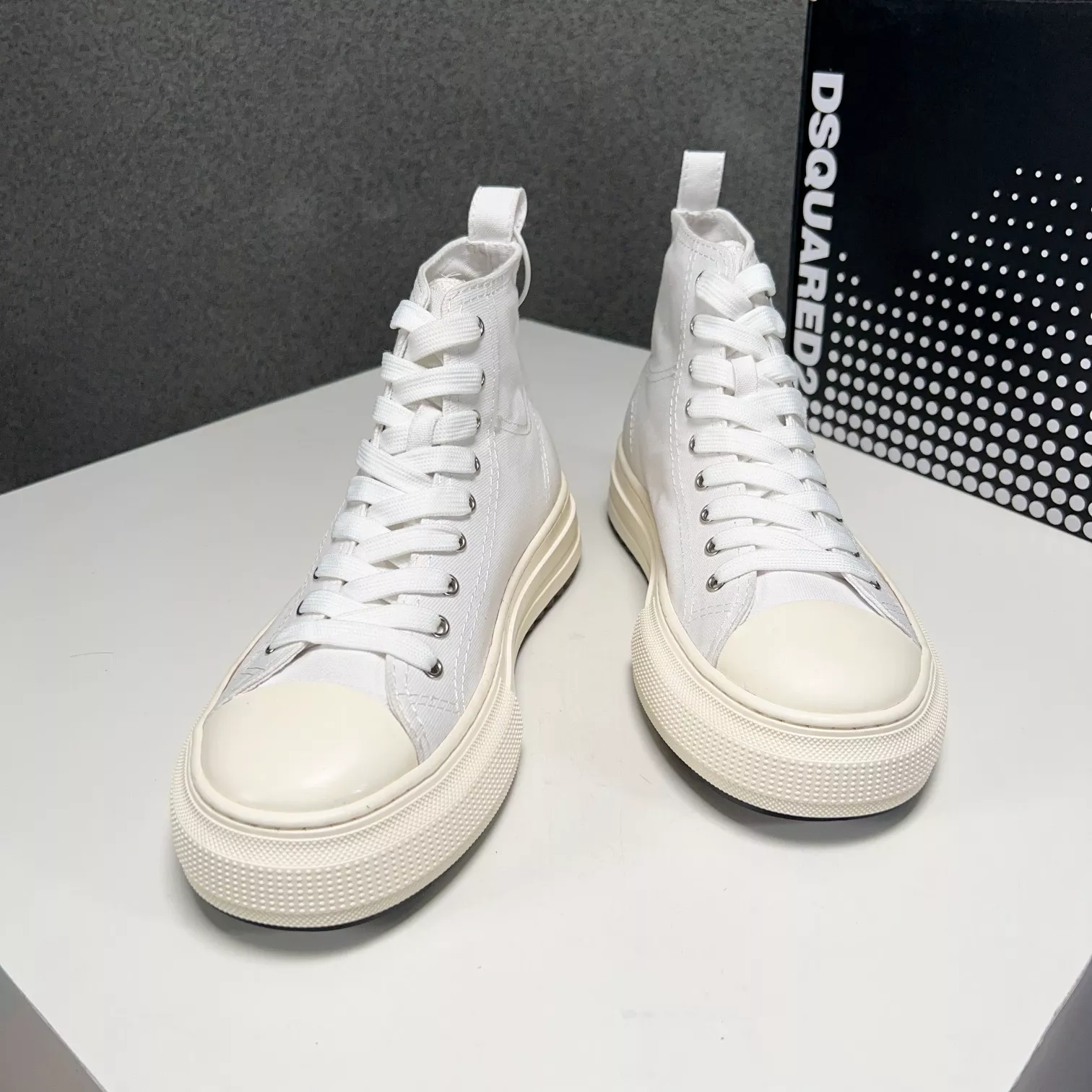 Reliable 2950 Dsquared High Tops Shoes For Men