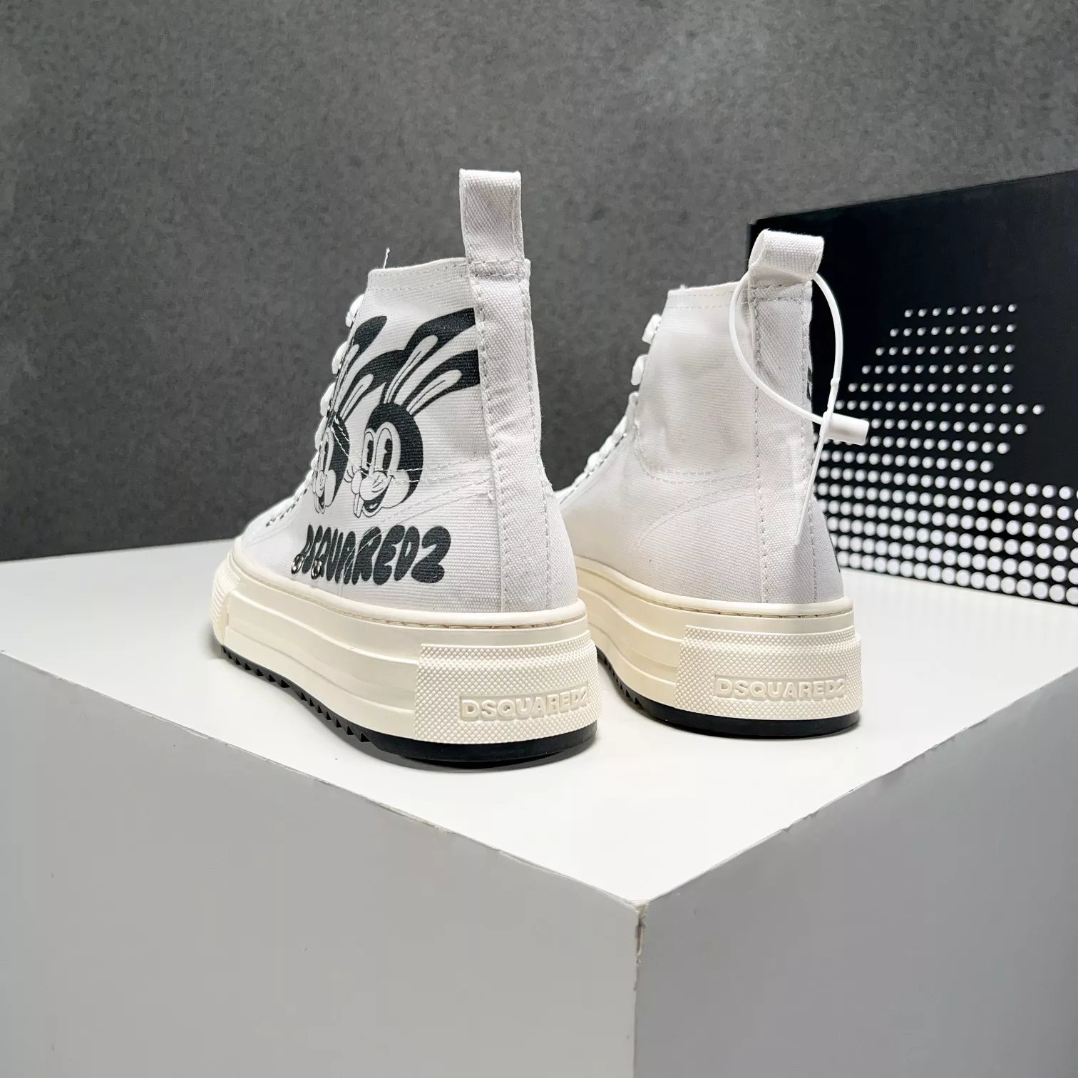 Reliable 2950 Dsquared High Tops Shoes For Men