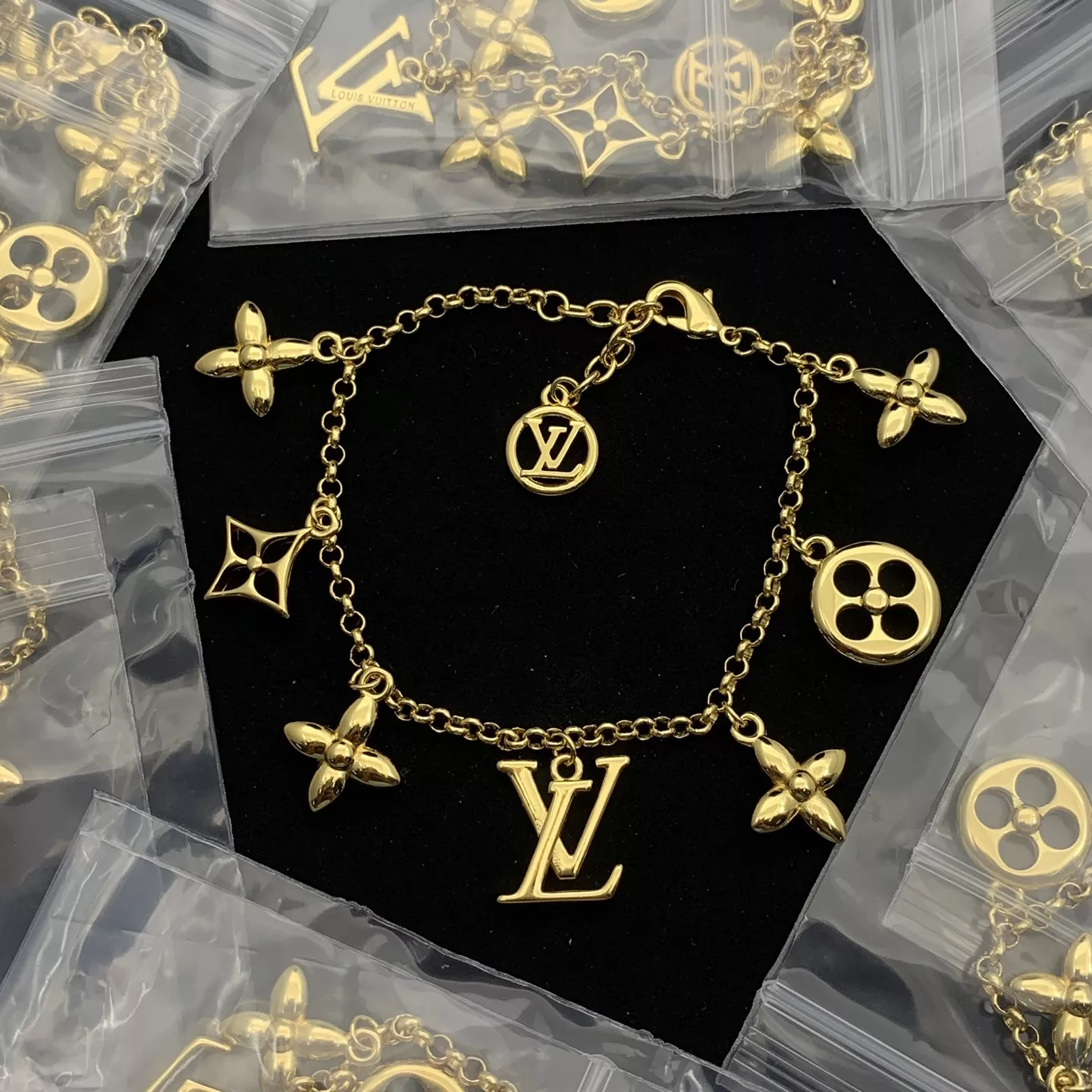 Reliable 3037 Louis Vuitton LV Bracelets