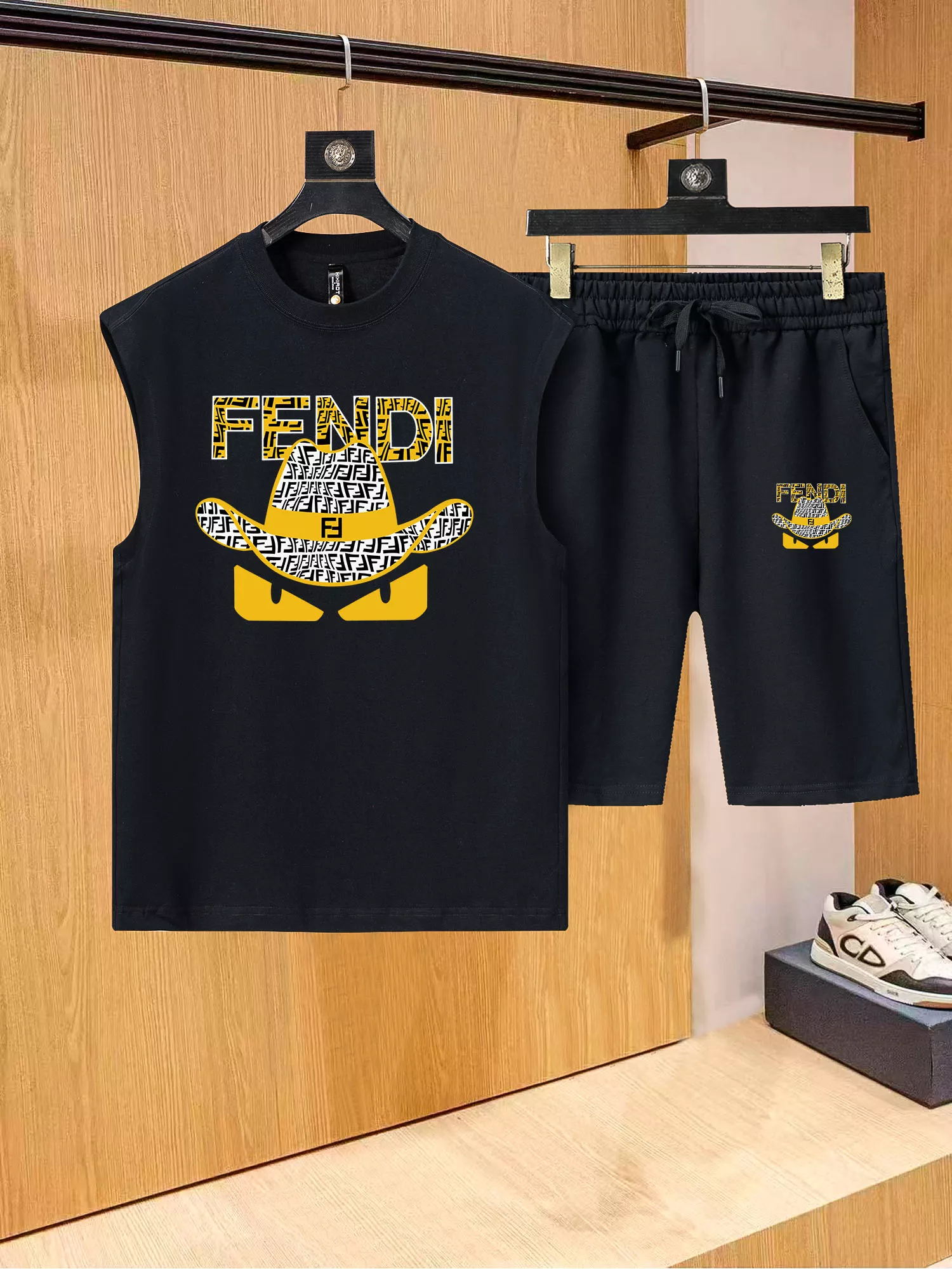 Reliable 3161 Fendi Tracksuits Sleeveless For Men