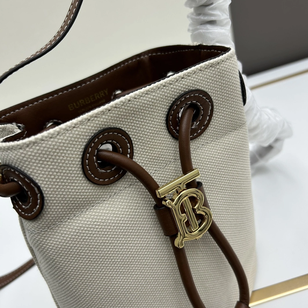 Reliable 3205 Burberry AAA Quality Messenger Bags For Women