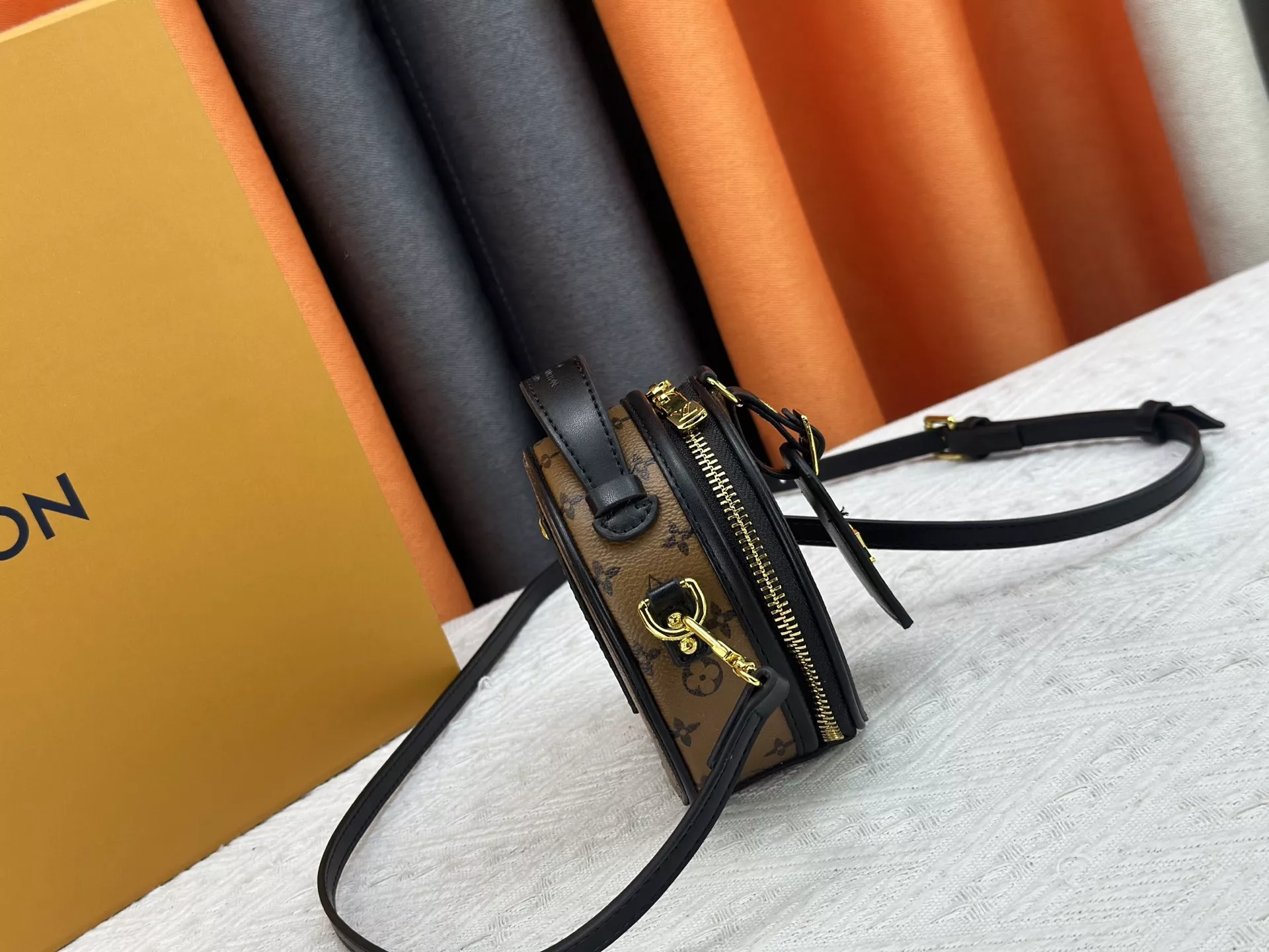 Reliable 3398 Louis Vuitton AAA Quality Messenger Bags For Women