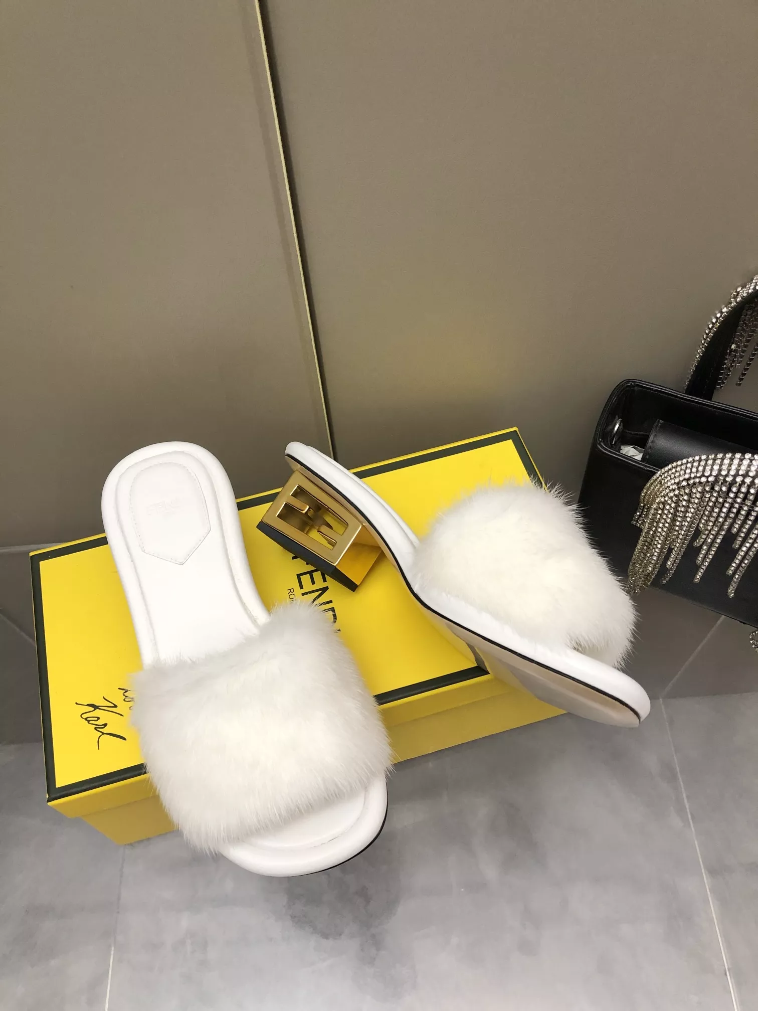 Reliable 3685 Fendi Slippers For Women