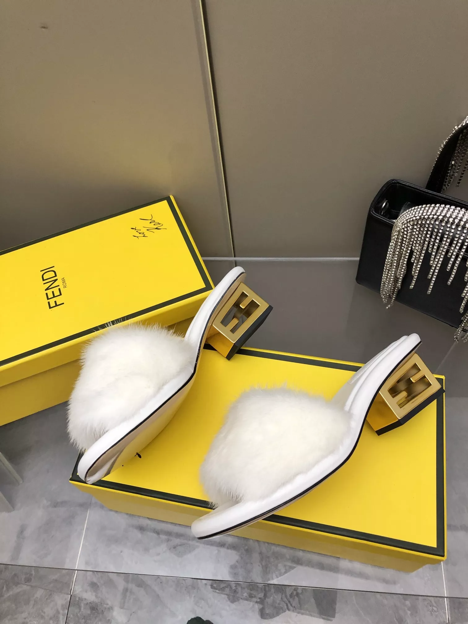 Reliable 3685 Fendi Slippers For Women