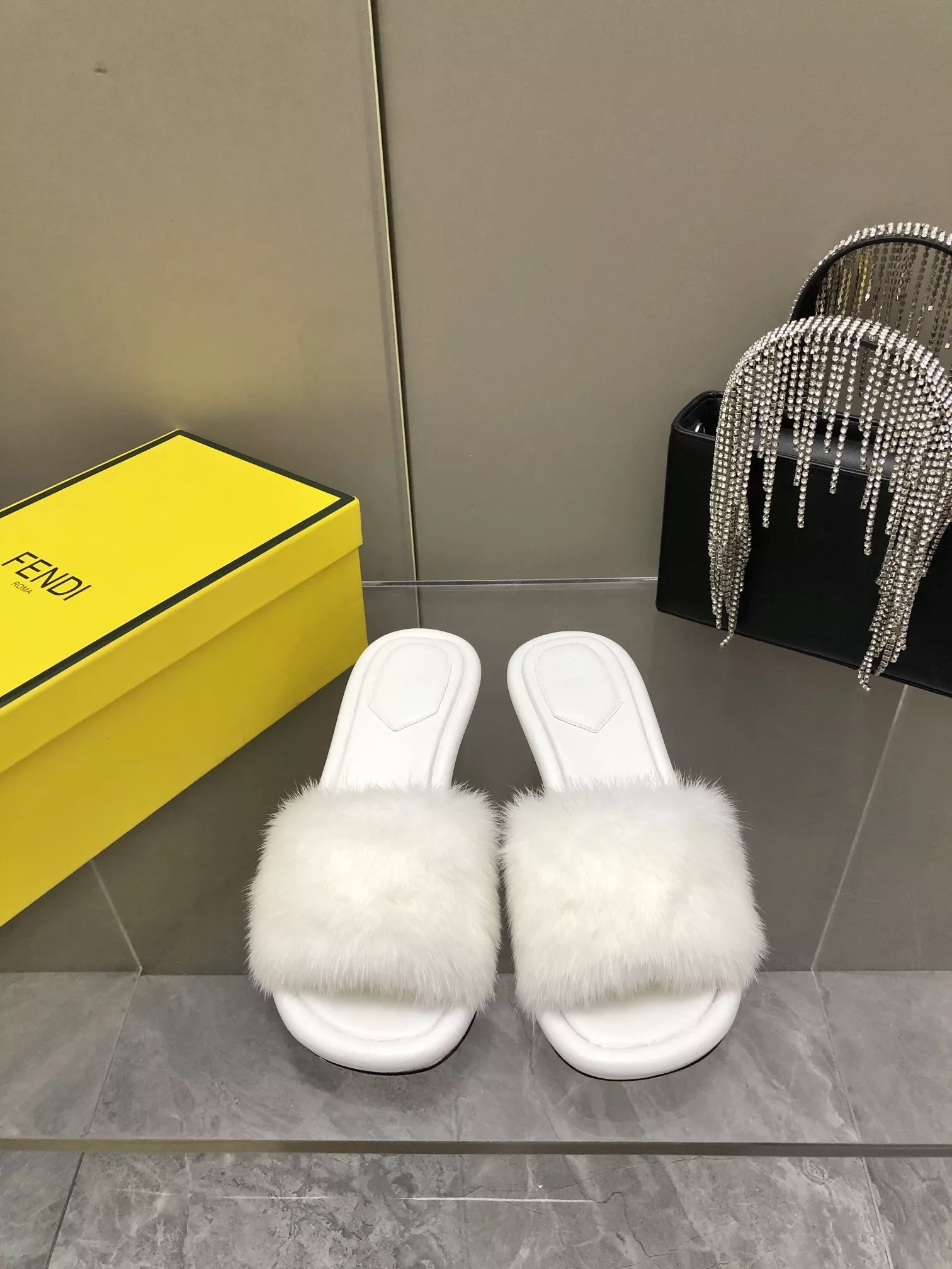 Reliable 3685 Fendi Slippers For Women