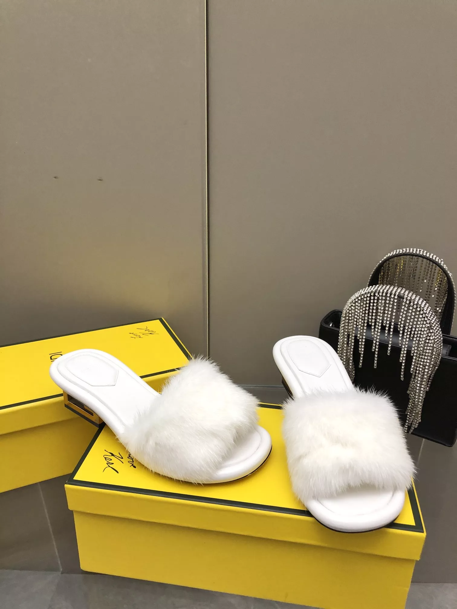 Reliable 3685 Fendi Slippers For Women