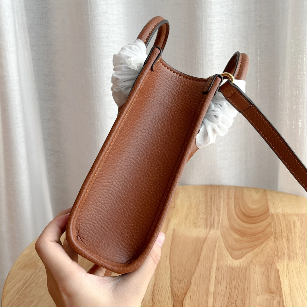 Reliable 3787 Gucci AAA Quality Messenger Bags For Women