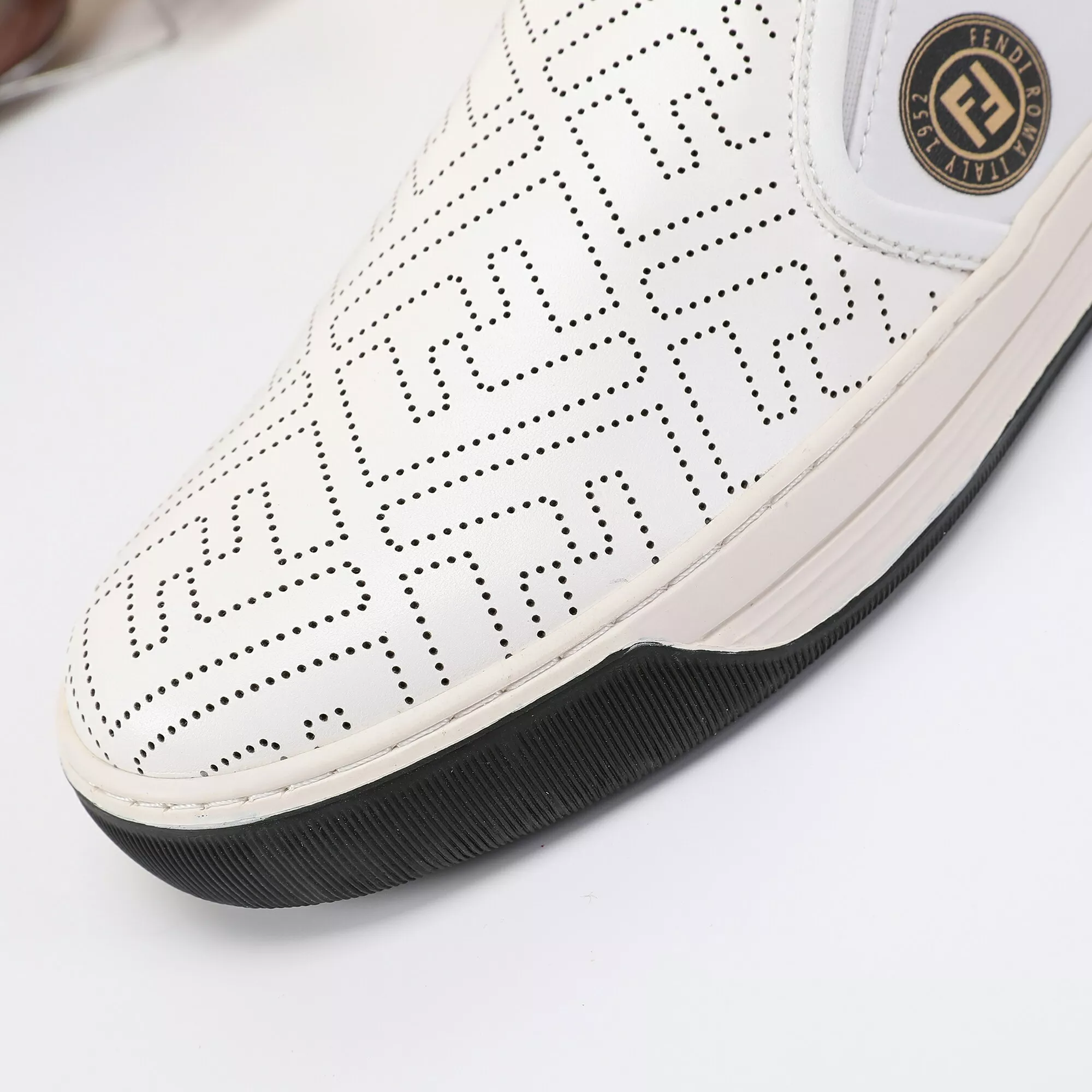 Reliable 3832 Fendi Casual Shoes For Men