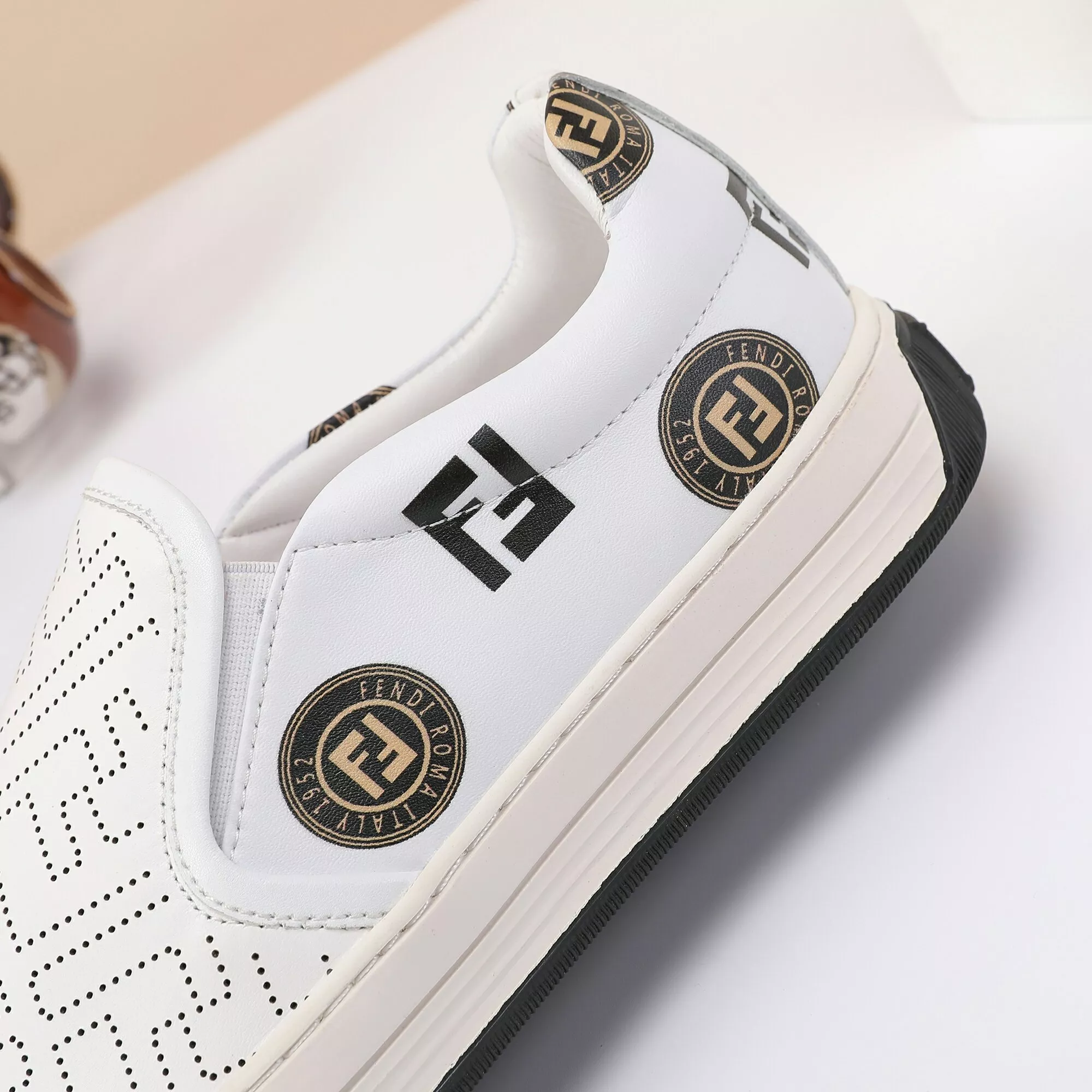 Reliable 3832 Fendi Casual Shoes For Men