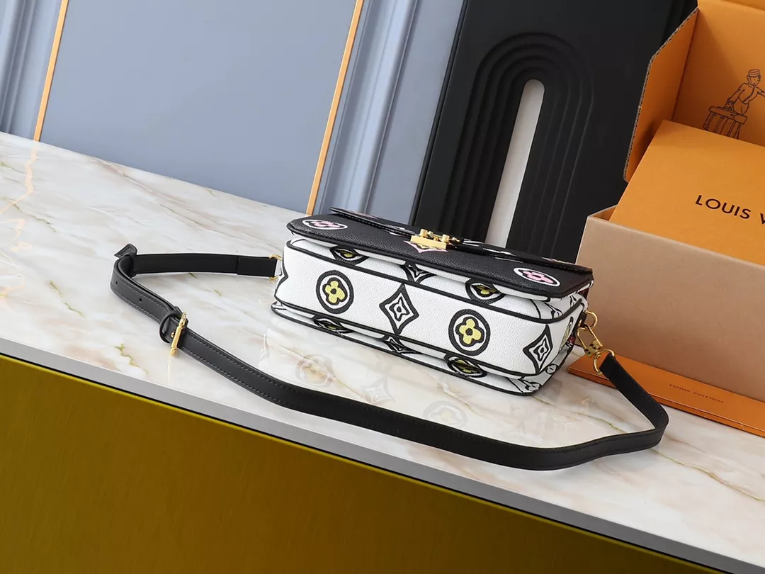 Reliable 4107 Louis Vuitton AAA Quality Messenger Bags For Women