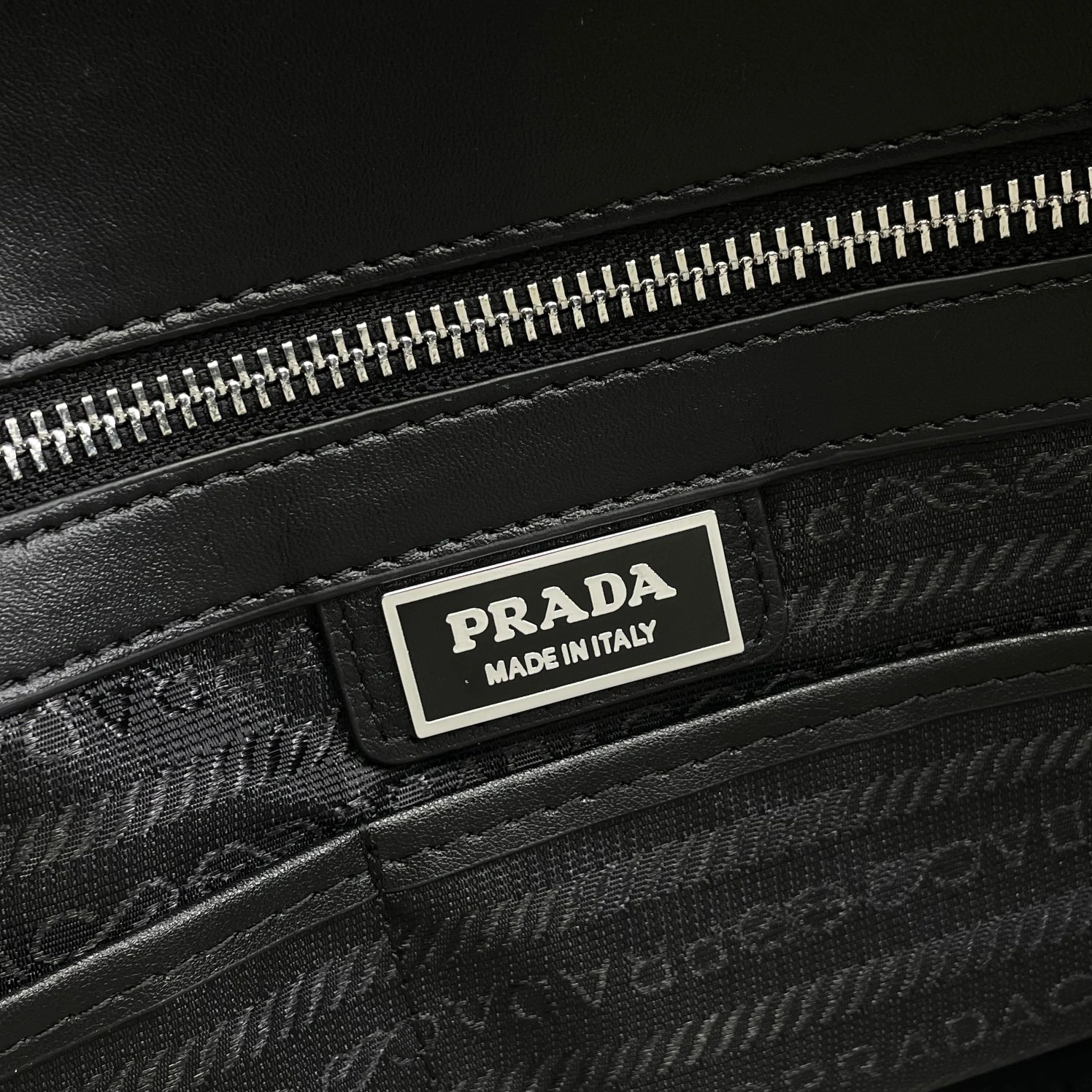 Reliable 4136 Prada AAA Man Handbags