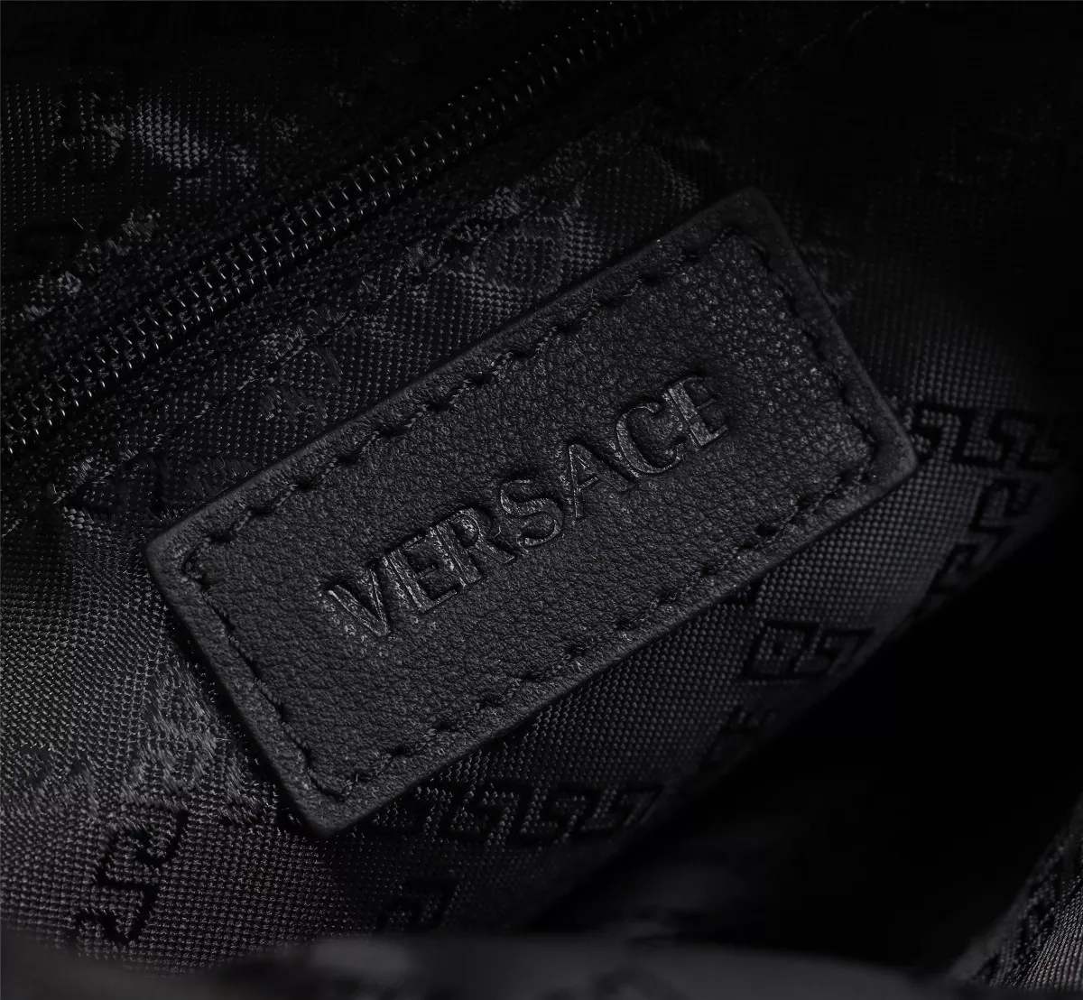 Reliable 4272 Versace AAA Man Messenger Bags