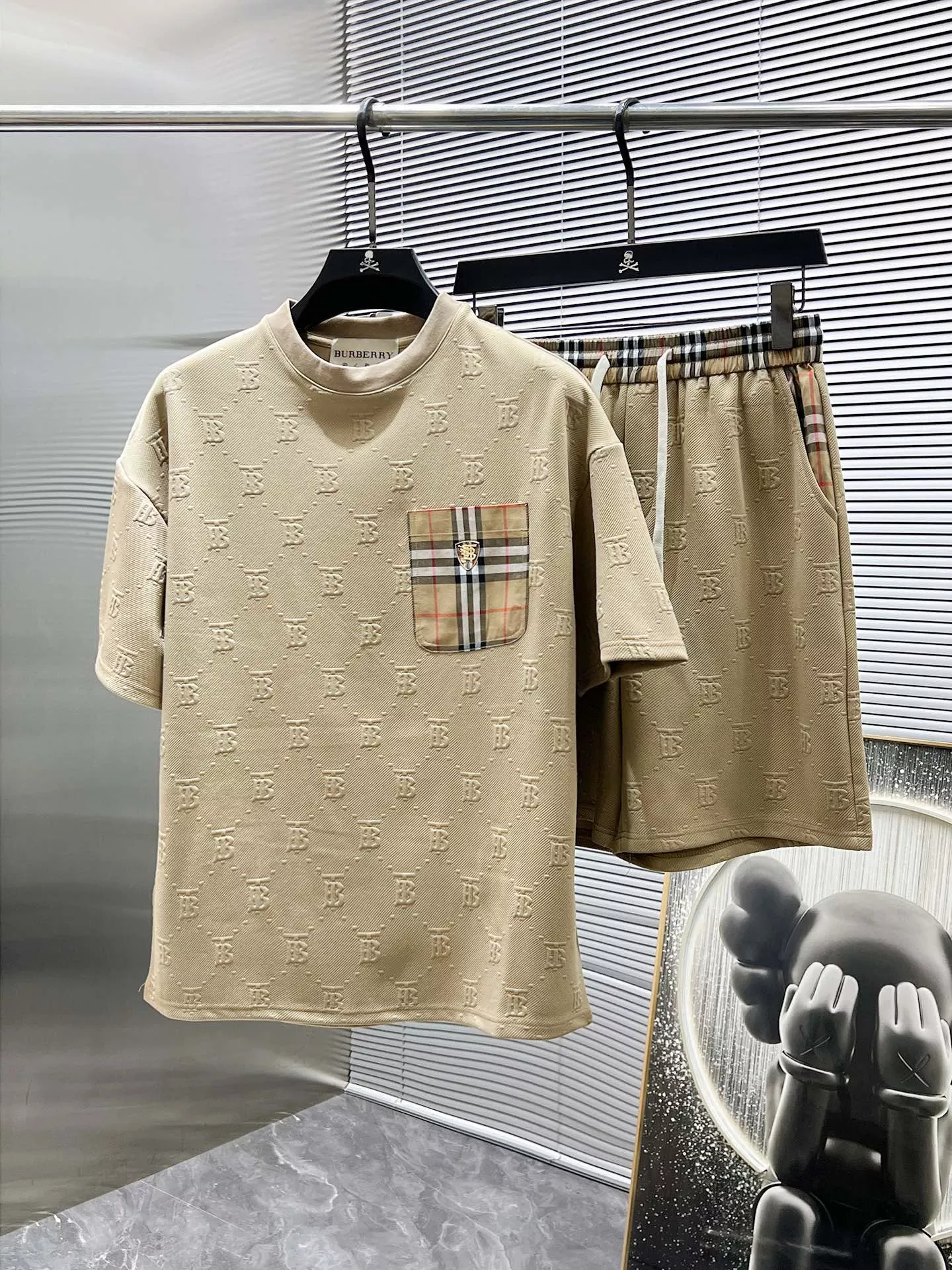 Reliable 4324 Burberry Tracksuits Short Sleeved For Men