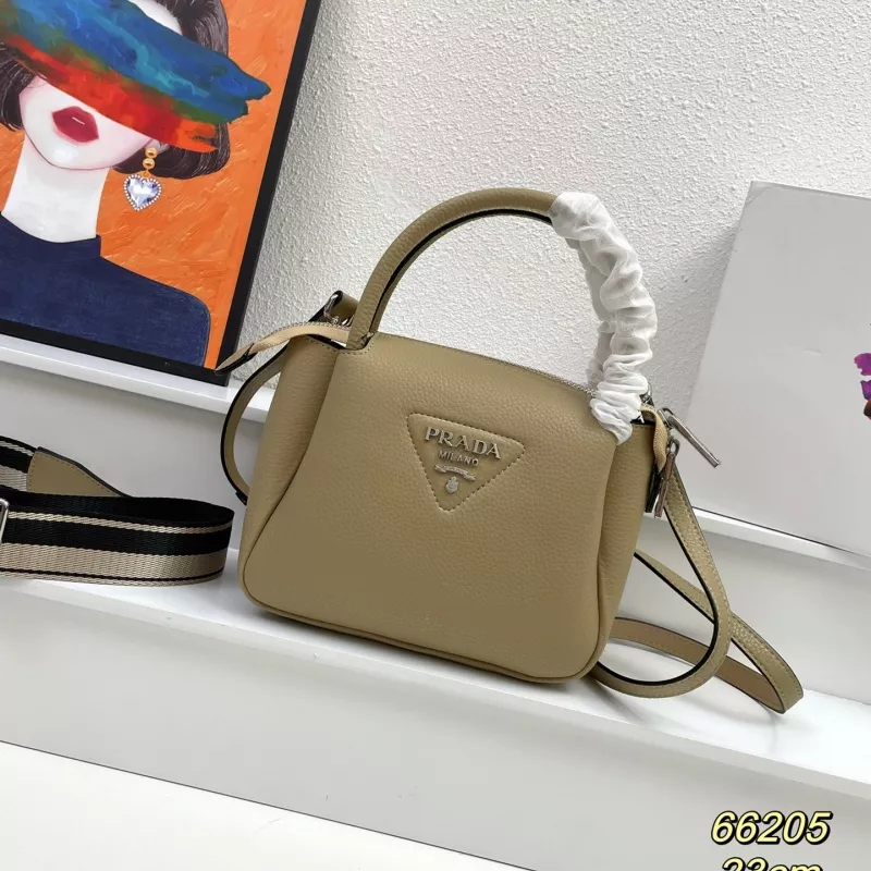 Reliable 4400 Prada AAA Quality Handbags For Women