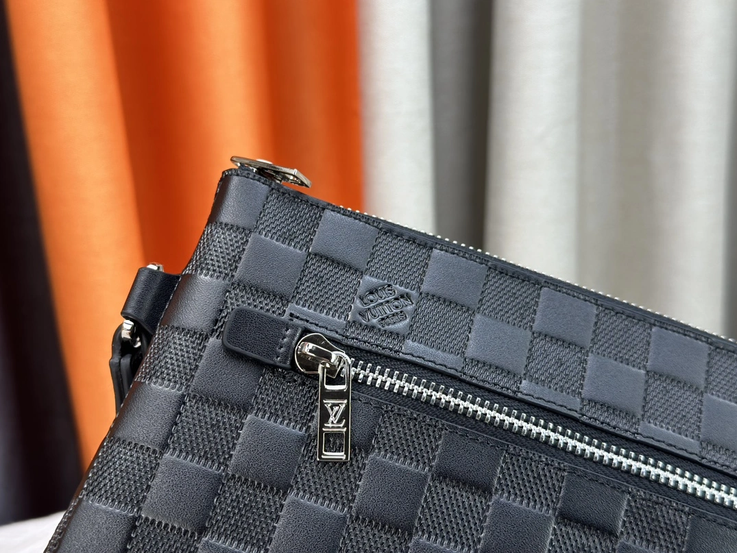 Reliable 4905 Louis Vuitton AAA Man Wallets