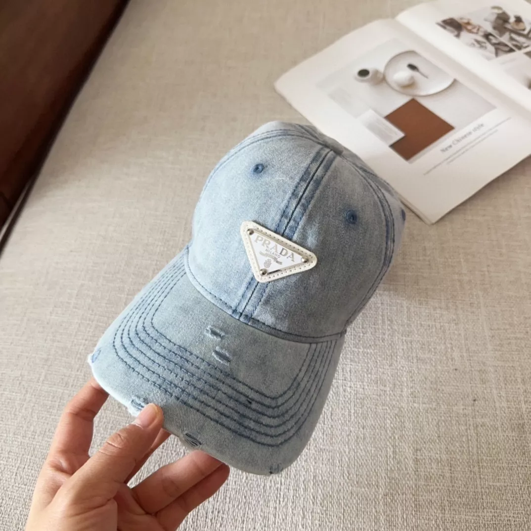 Reliable 5139 Prada Caps