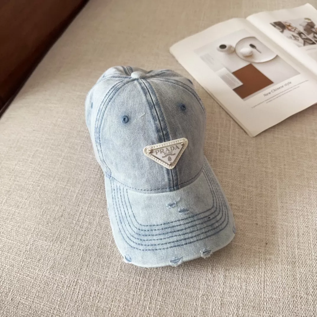 Reliable 5139 Prada Caps