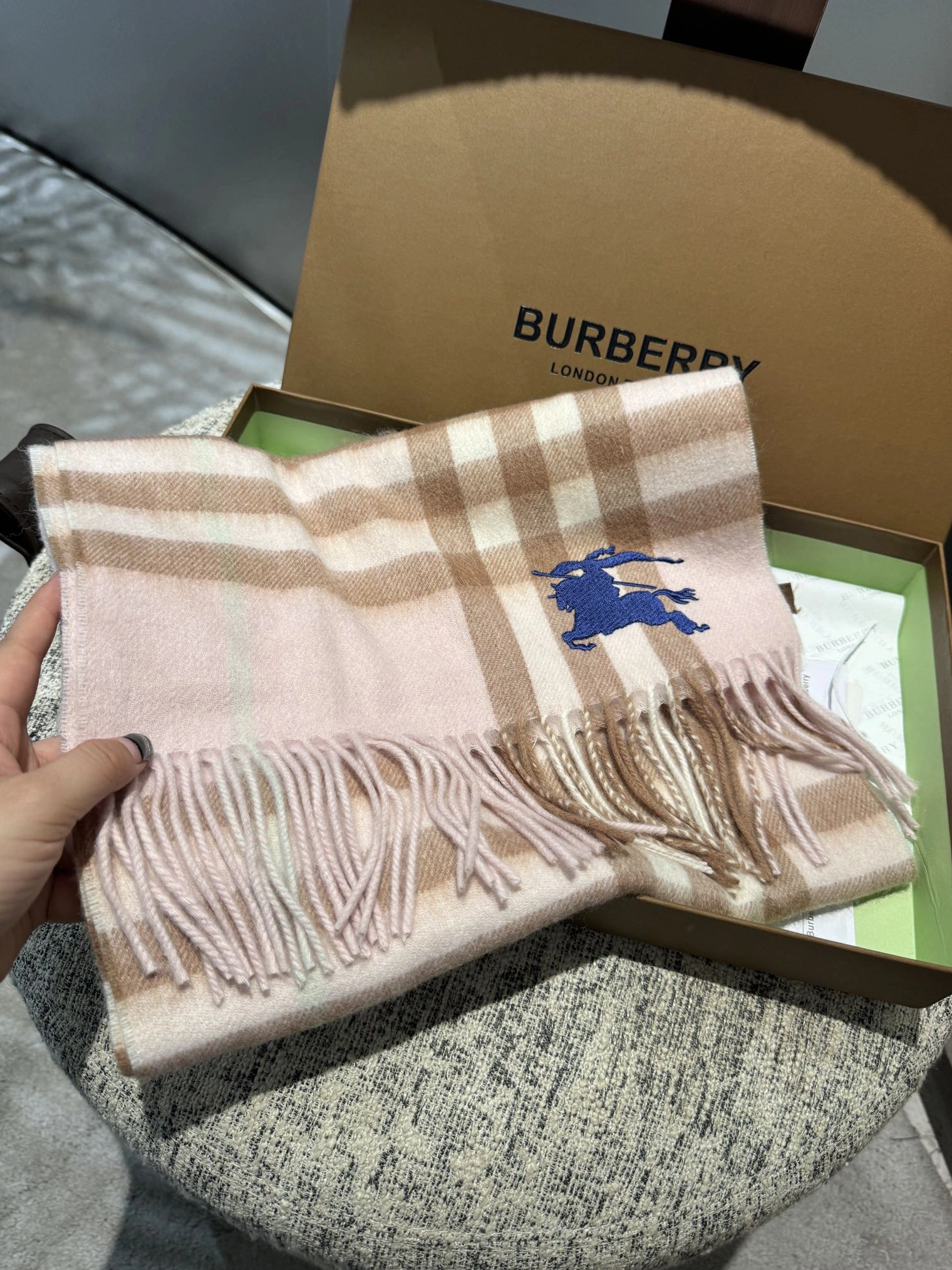 Reliable 5380 Burberry Scarf