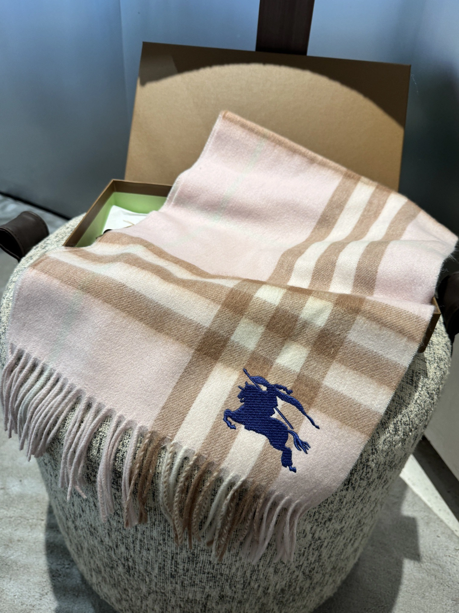 Reliable 5380 Burberry Scarf