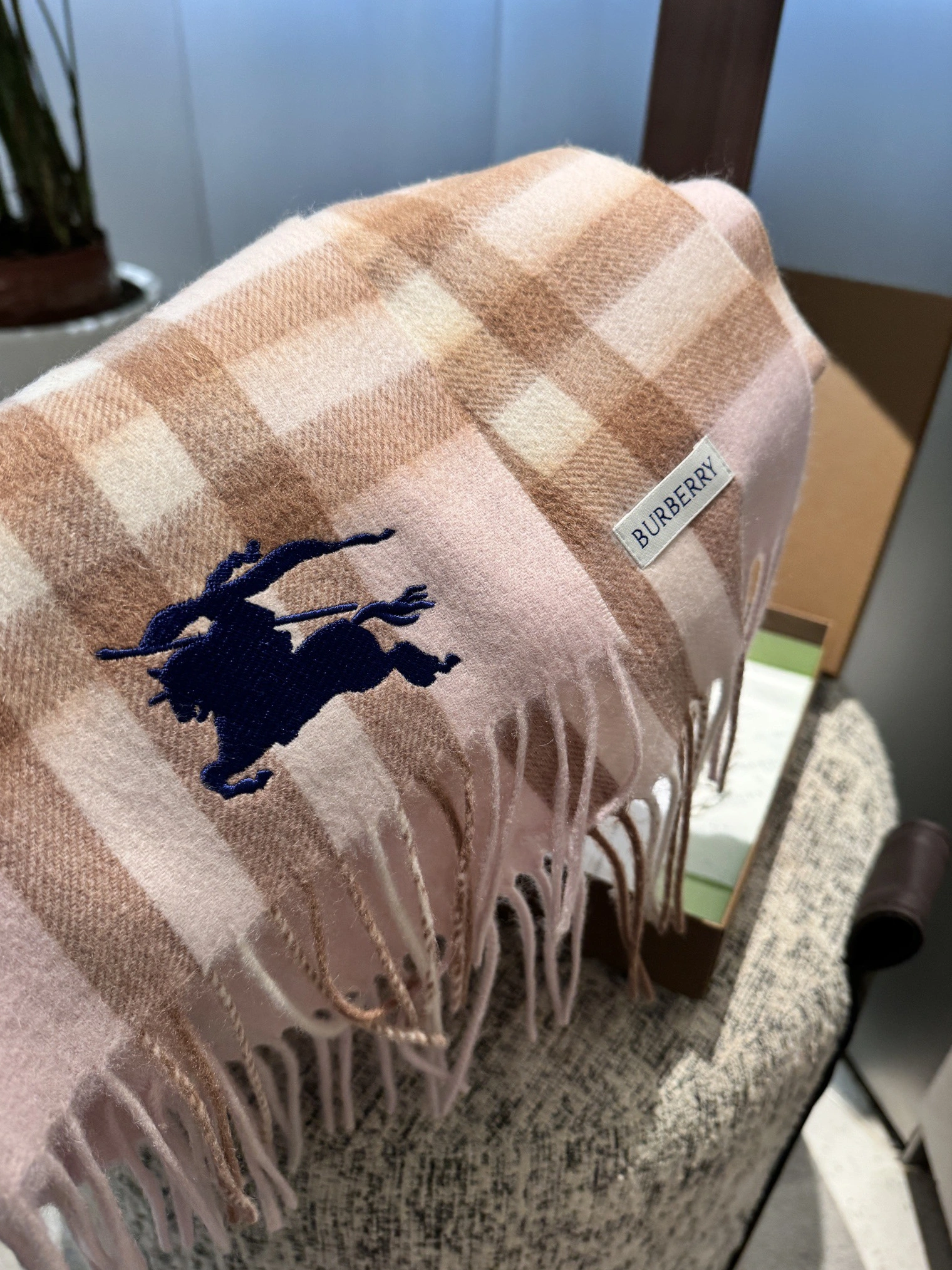 Reliable 5380 Burberry Scarf