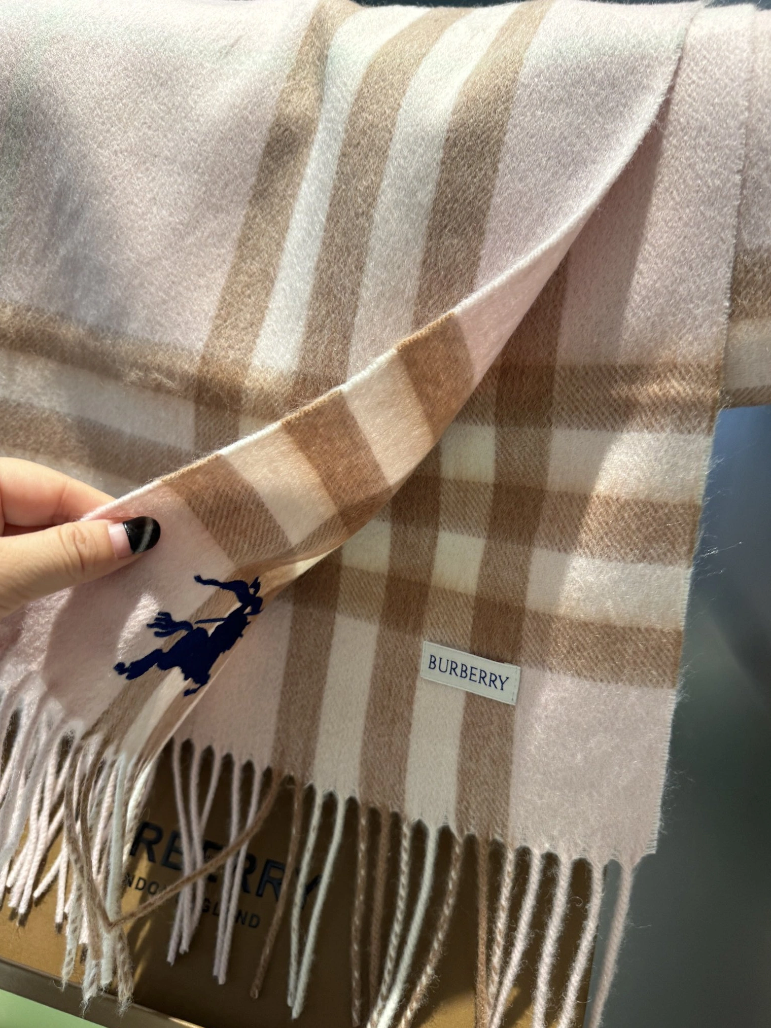 Reliable 5380 Burberry Scarf