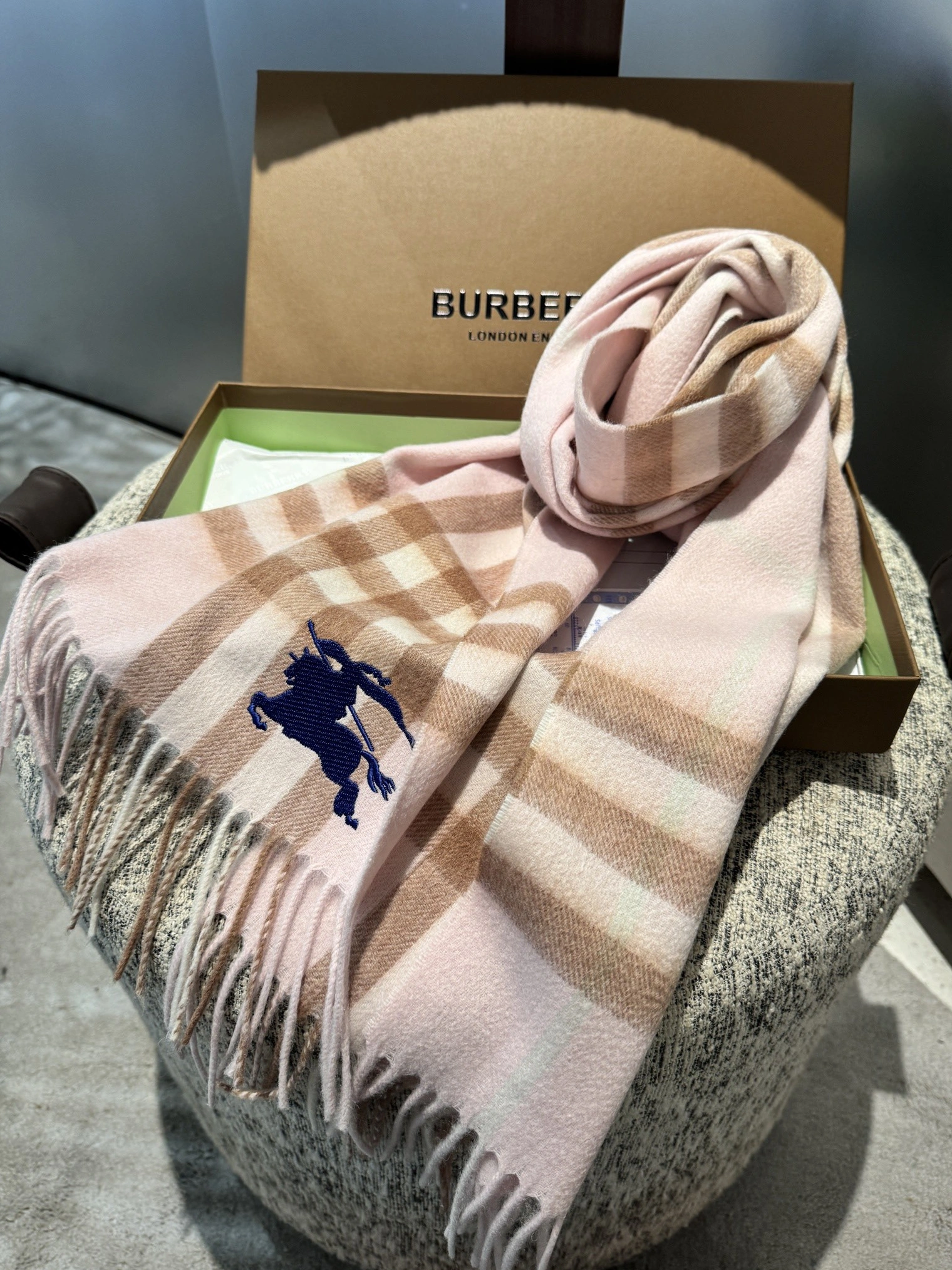 Reliable 5380 Burberry Scarf
