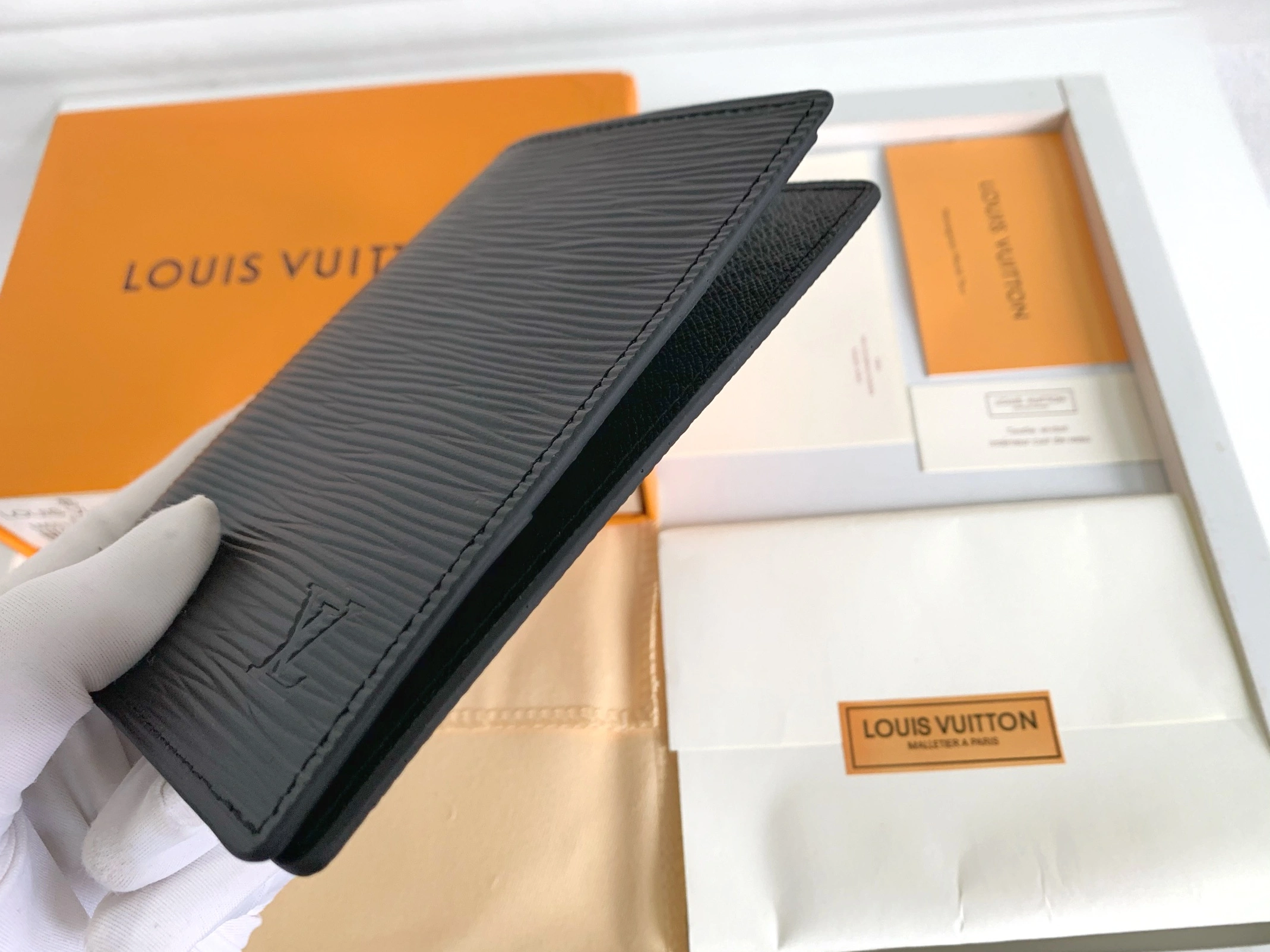 Reliable 5401 Louis Vuitton Card Case For Unisex