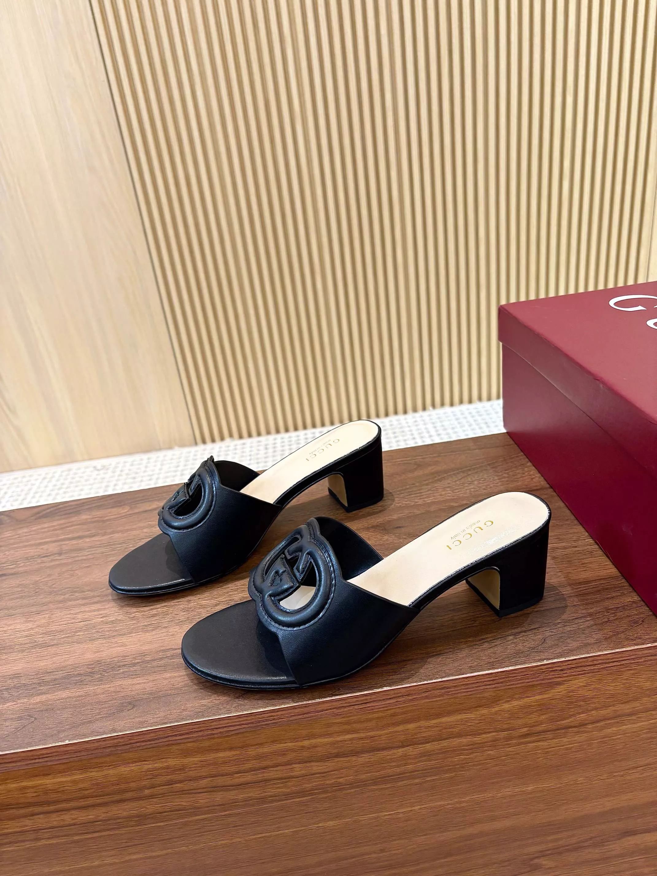 Reliable 552 Gucci Slippers For Women