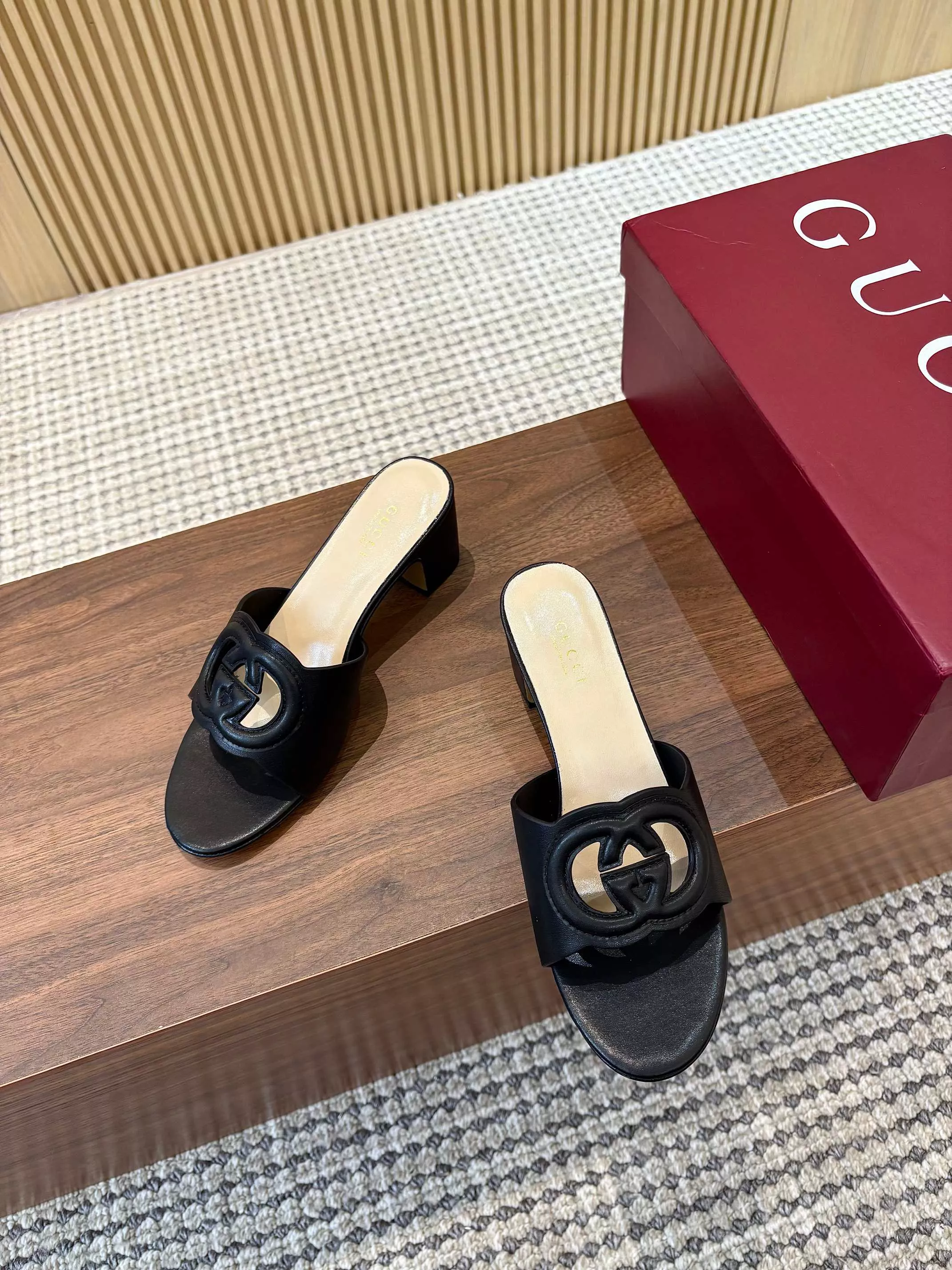 Reliable 552 Gucci Slippers For Women
