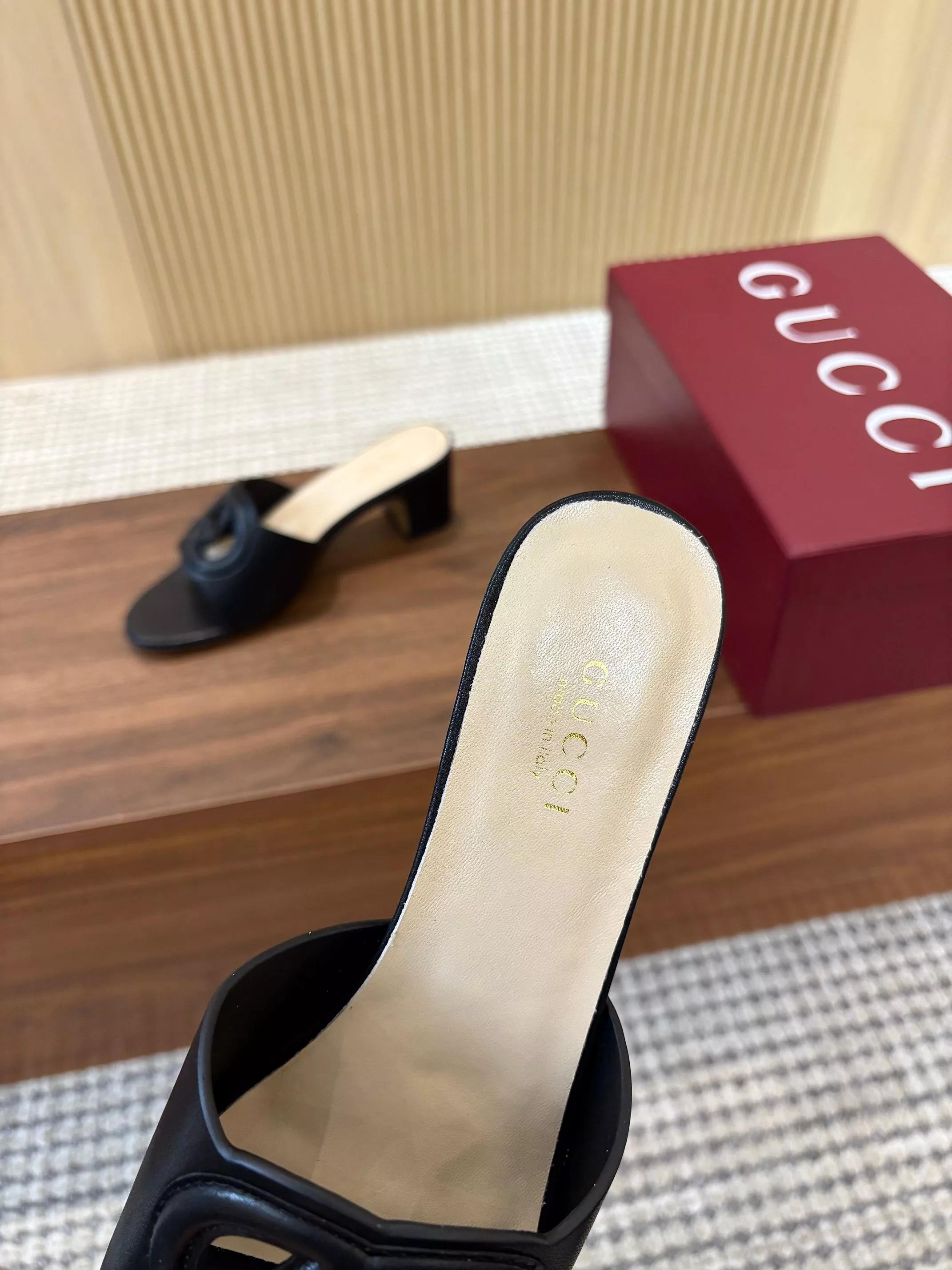 Reliable 552 Gucci Slippers For Women