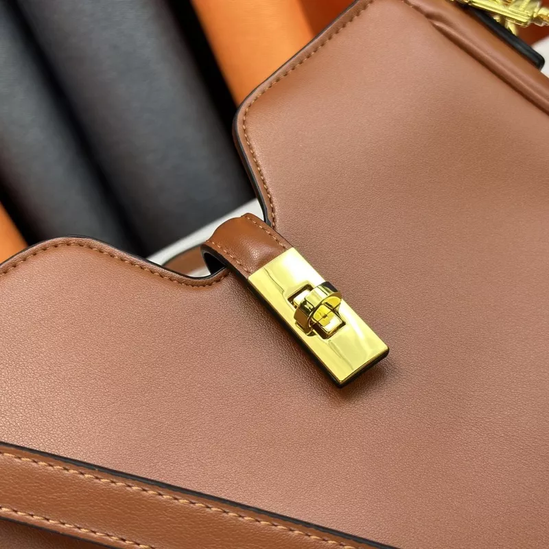 Reliable 5650 Louis Vuitton AAA Quality Messenger Bags For Women