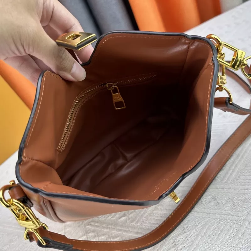 Reliable 5650 Louis Vuitton AAA Quality Messenger Bags For Women