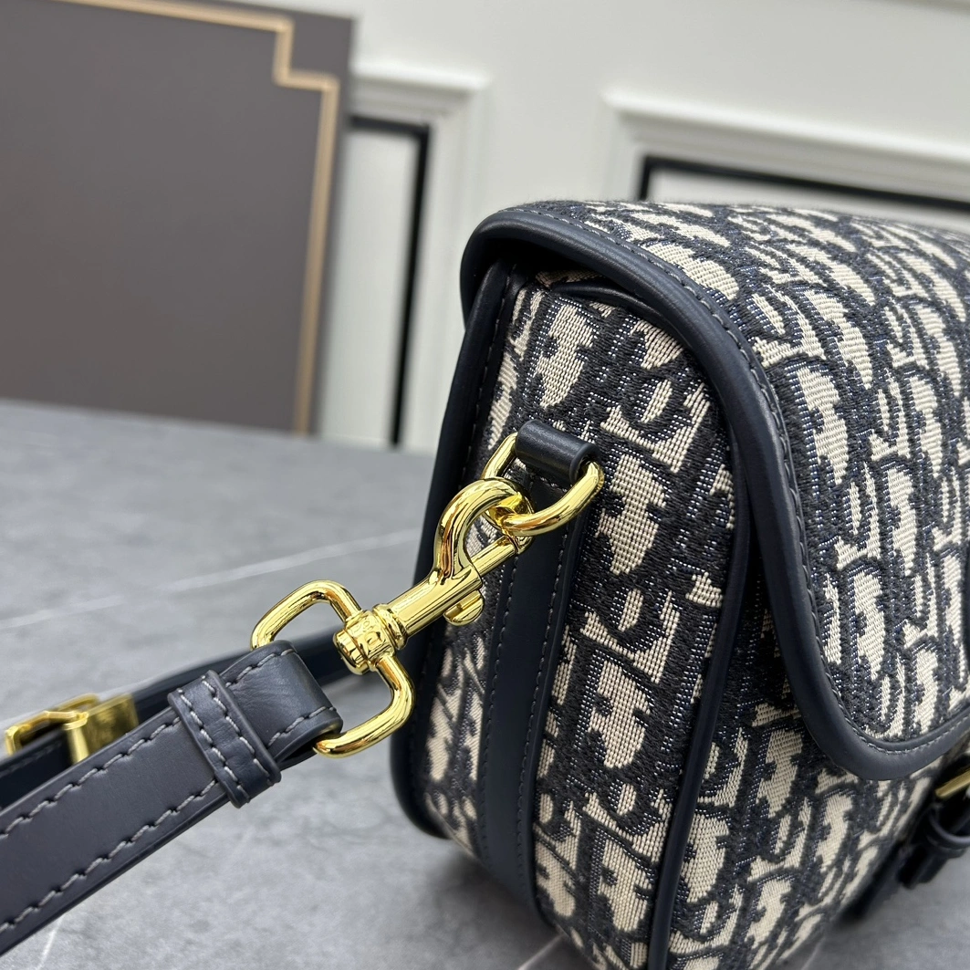 Reliable 5830 Christian Dior AAA Quality Messenger Bags For Women