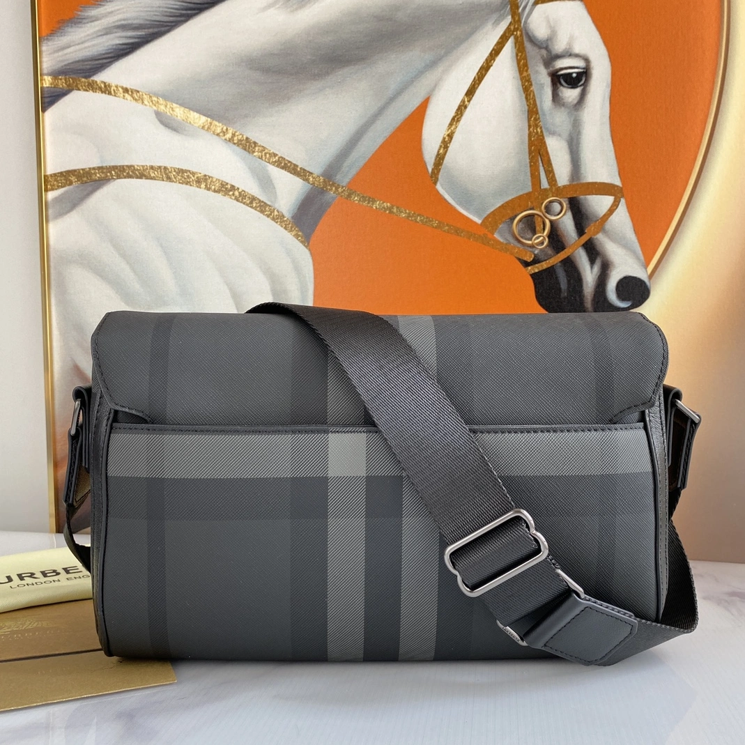 Reliable 5881 Burberry AAA Man Messenger Bags