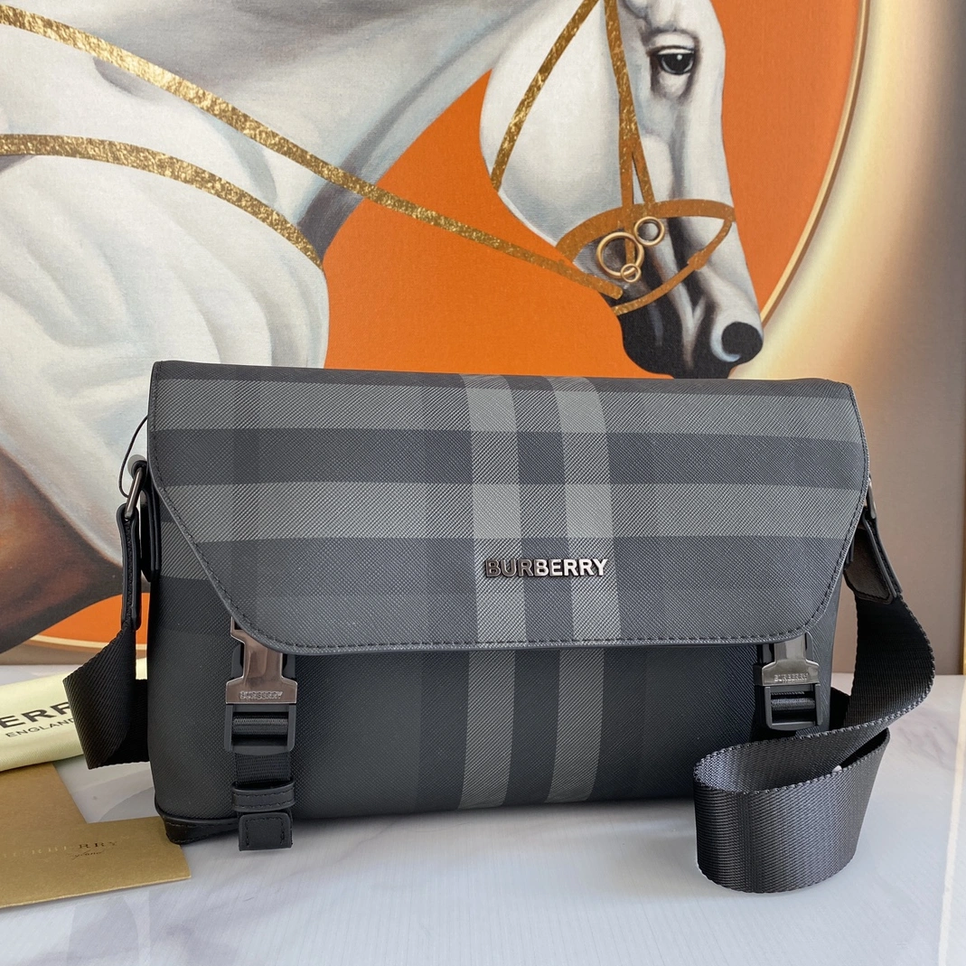 Reliable 5881 Burberry AAA Man Messenger Bags
