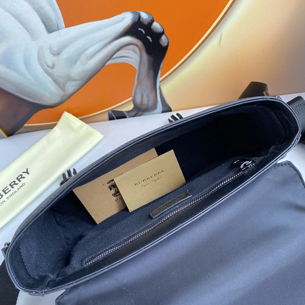 Reliable 5881 Burberry AAA Man Messenger Bags